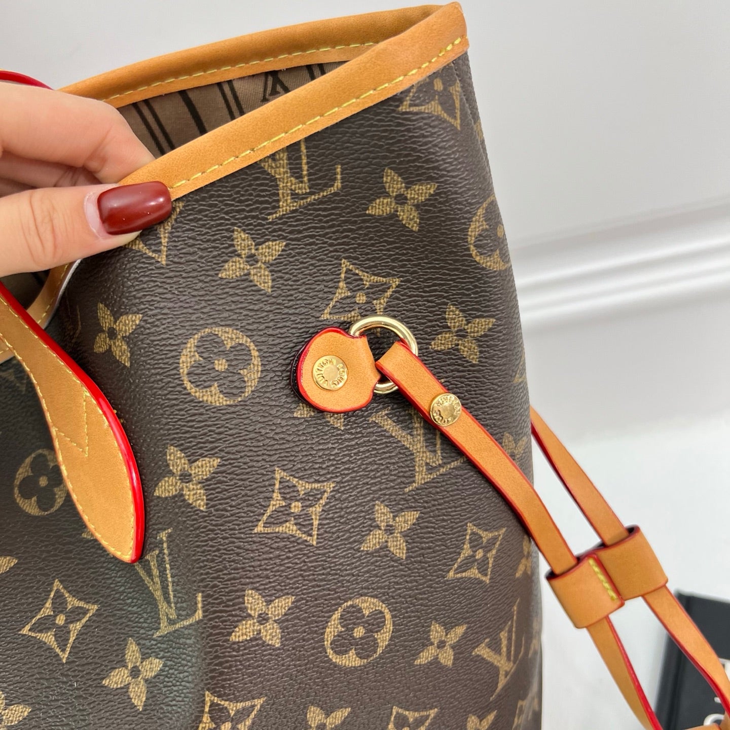 Classic large-capacity tote bag
