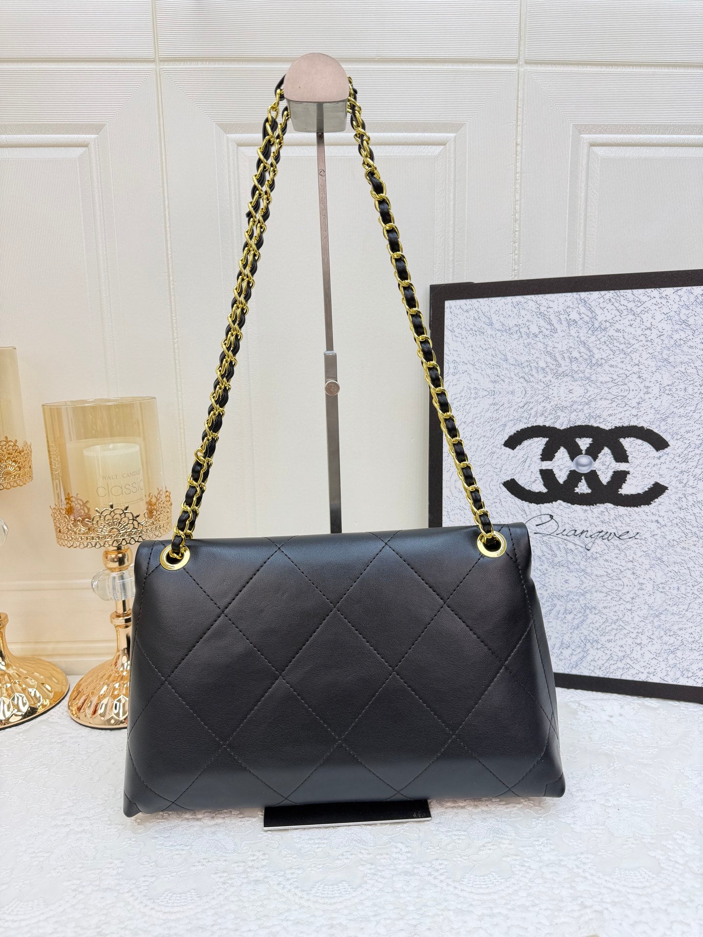 Lambskin quilted chain bag