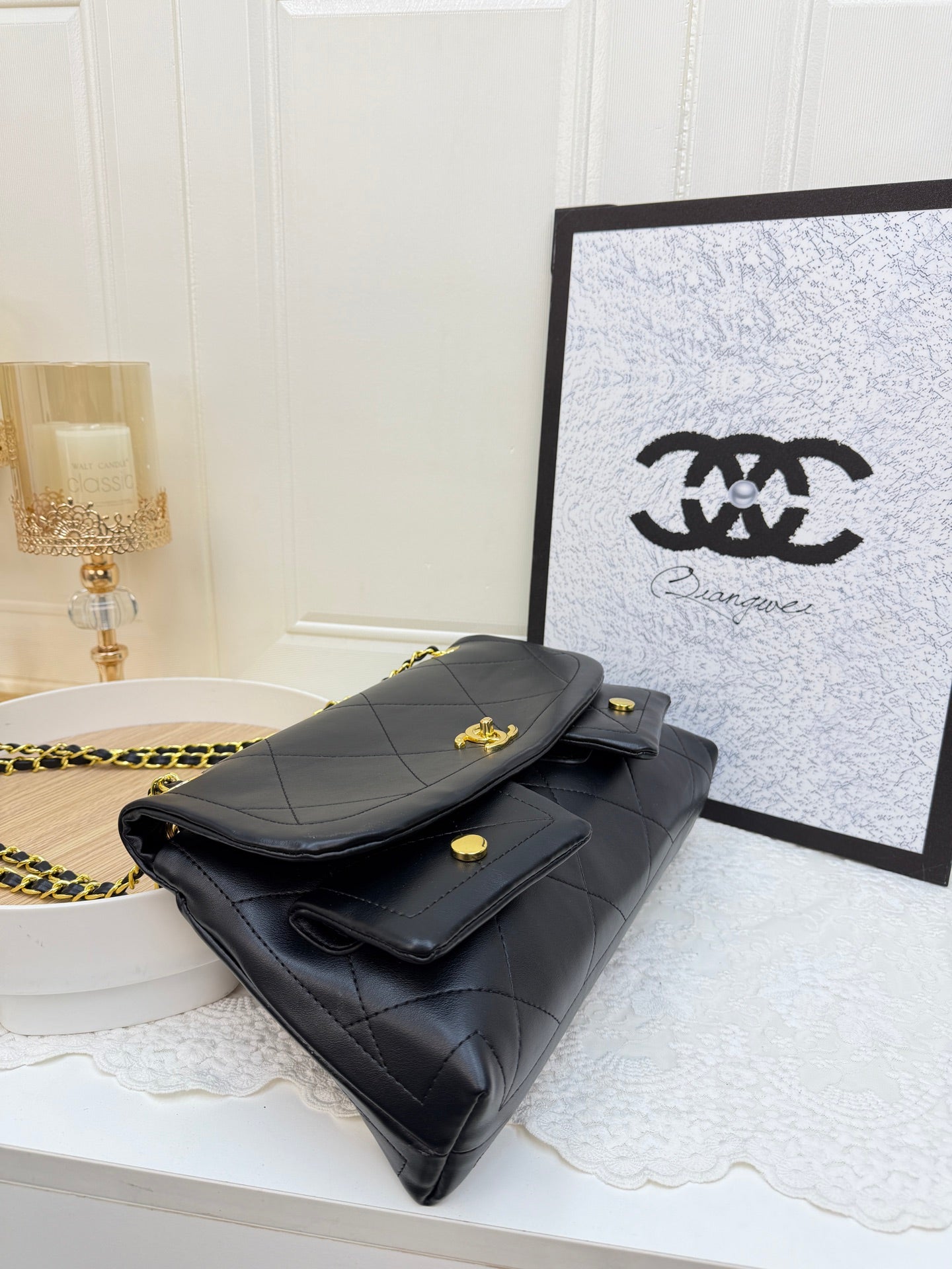 Lambskin quilted chain bag