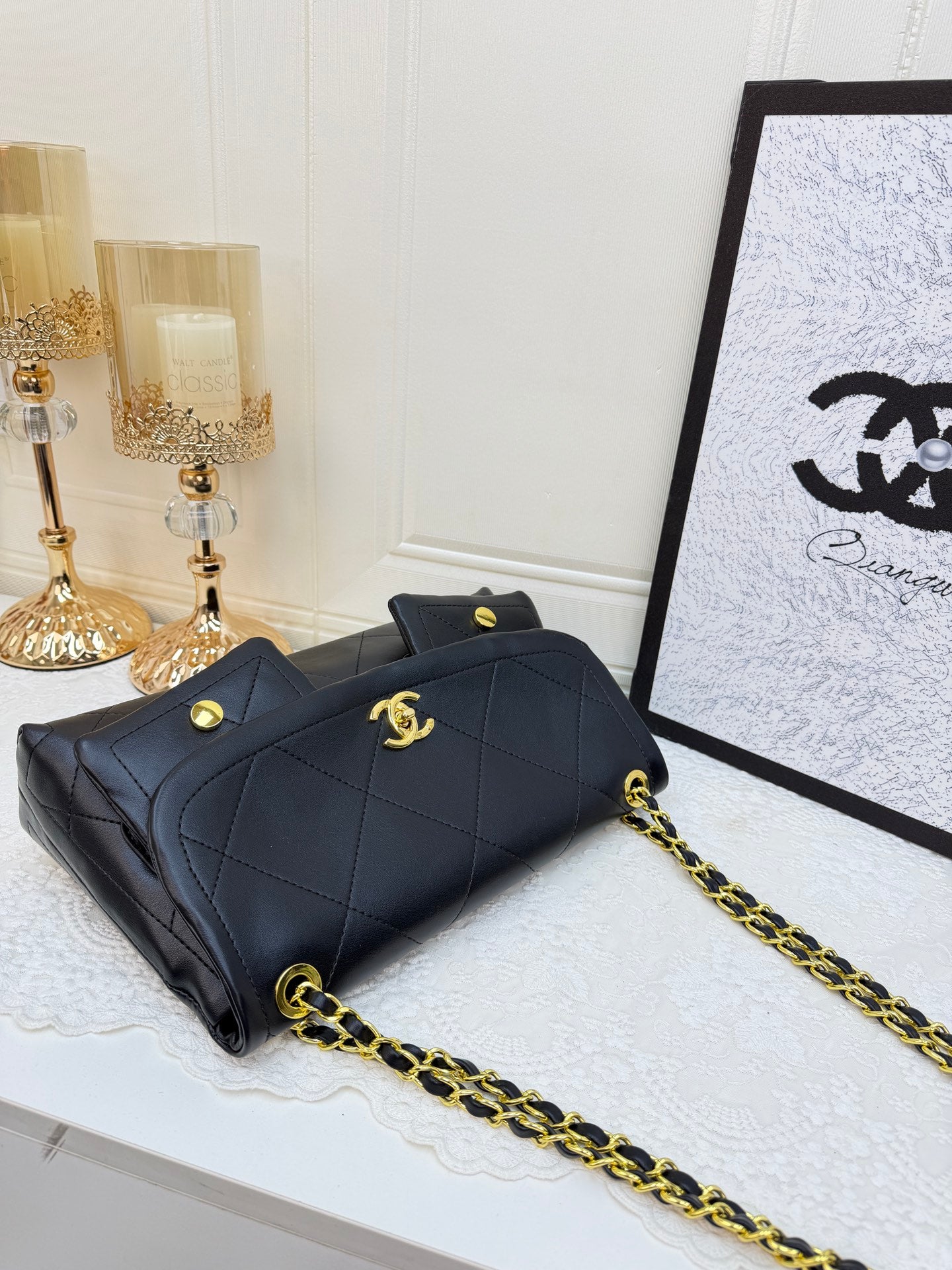Lambskin quilted chain bag