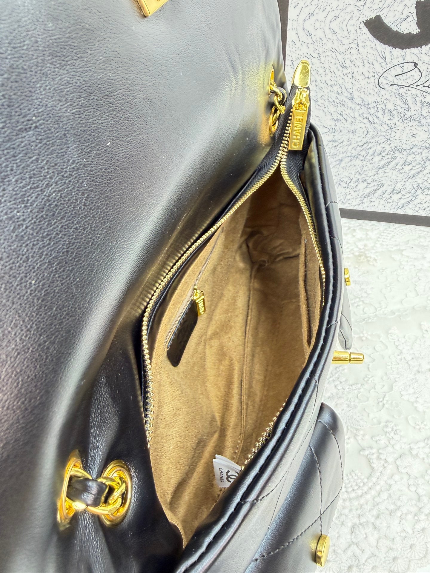 Lambskin quilted chain bag