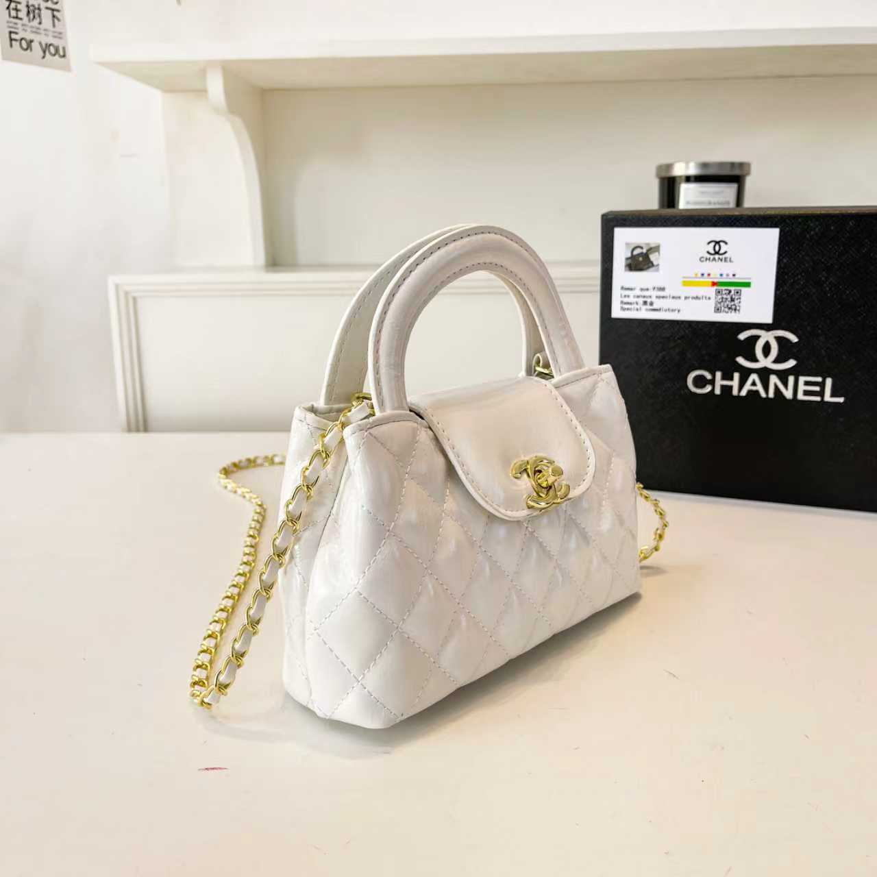 Stylish and simple handbag