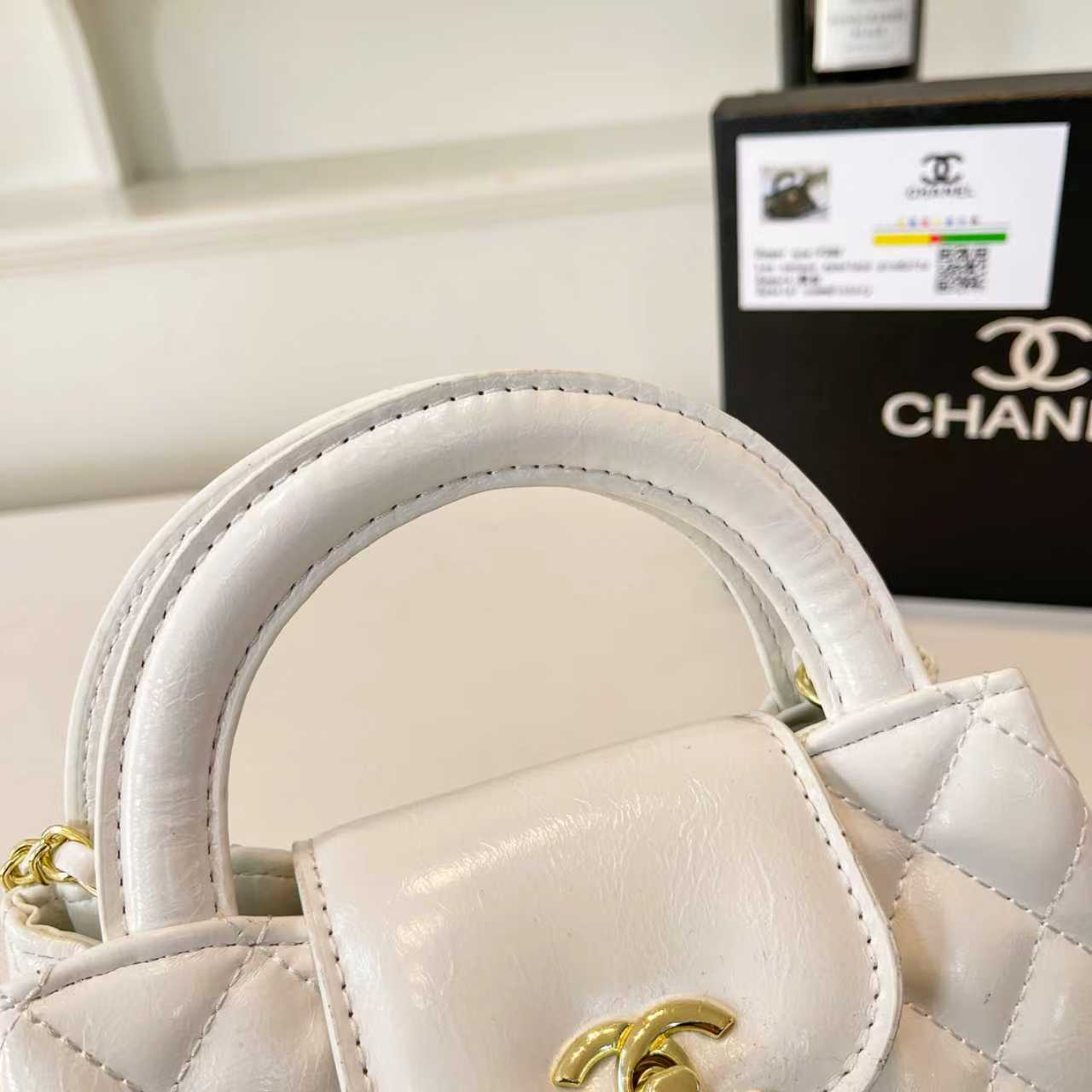 Stylish and simple handbag