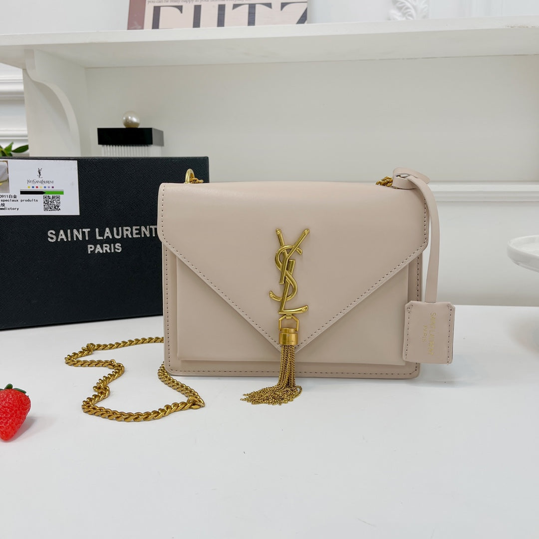 Stylish and simple small square bag