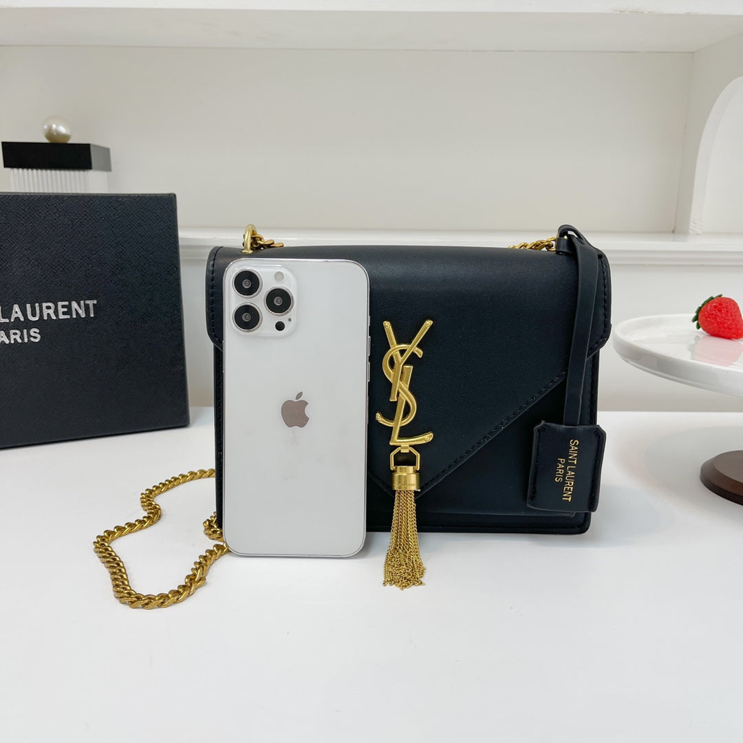 Stylish and simple small square bag