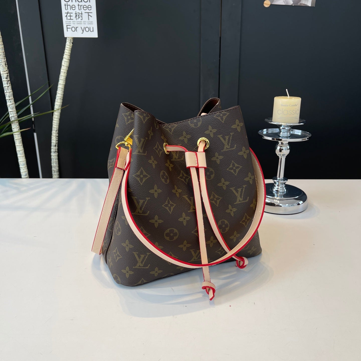 Simple and stylish bucket bag