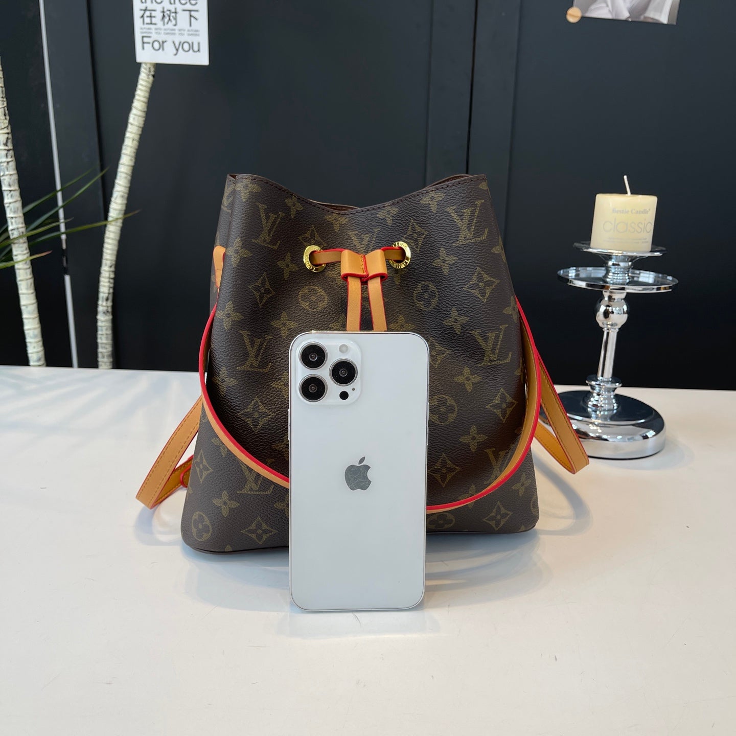 Simple and stylish bucket bag