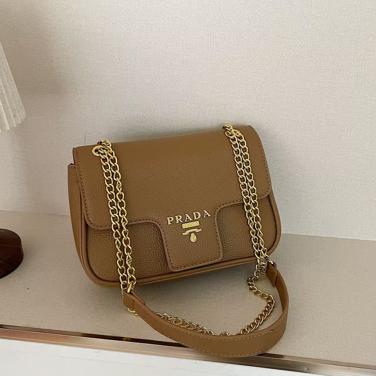 Classic vintage shoulder bag