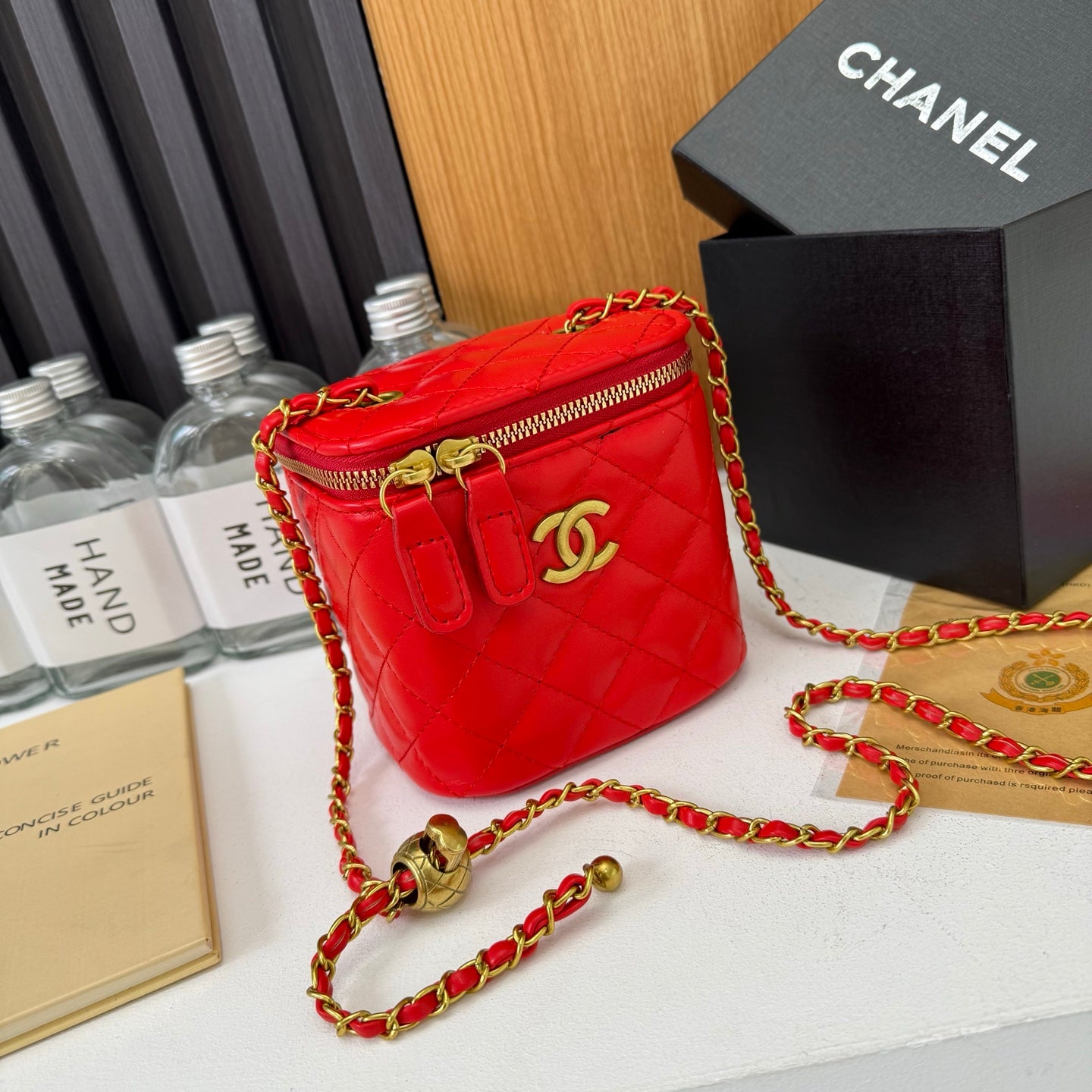 Everyday commuter chain bag