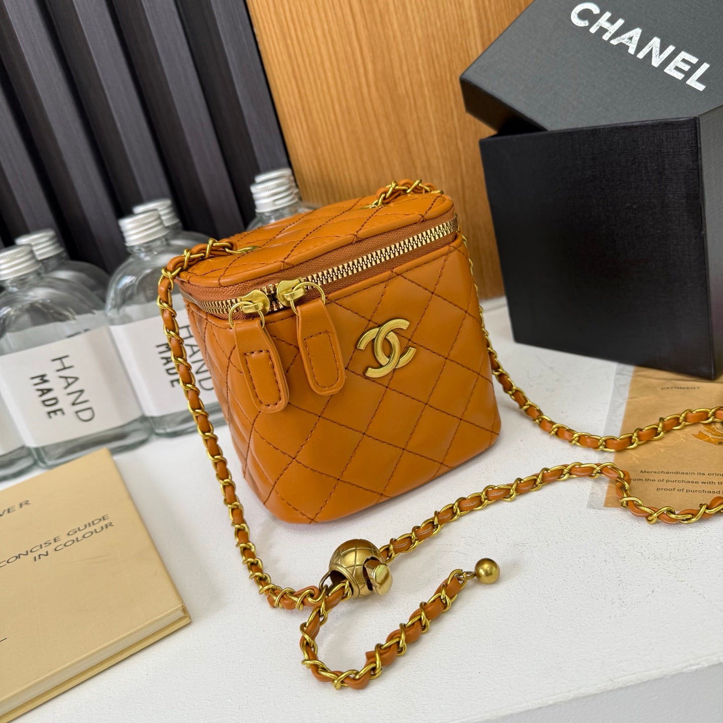 Everyday commuter chain bag