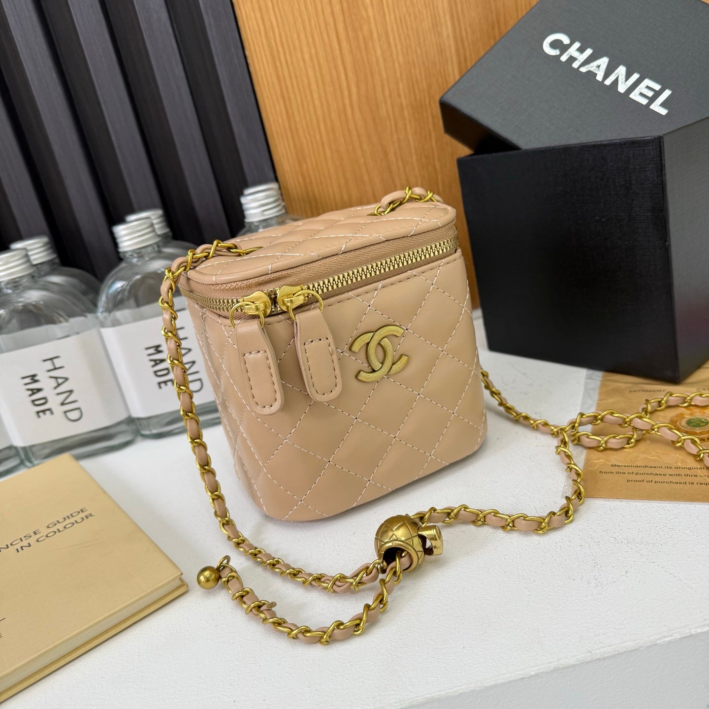 Everyday commuter chain bag