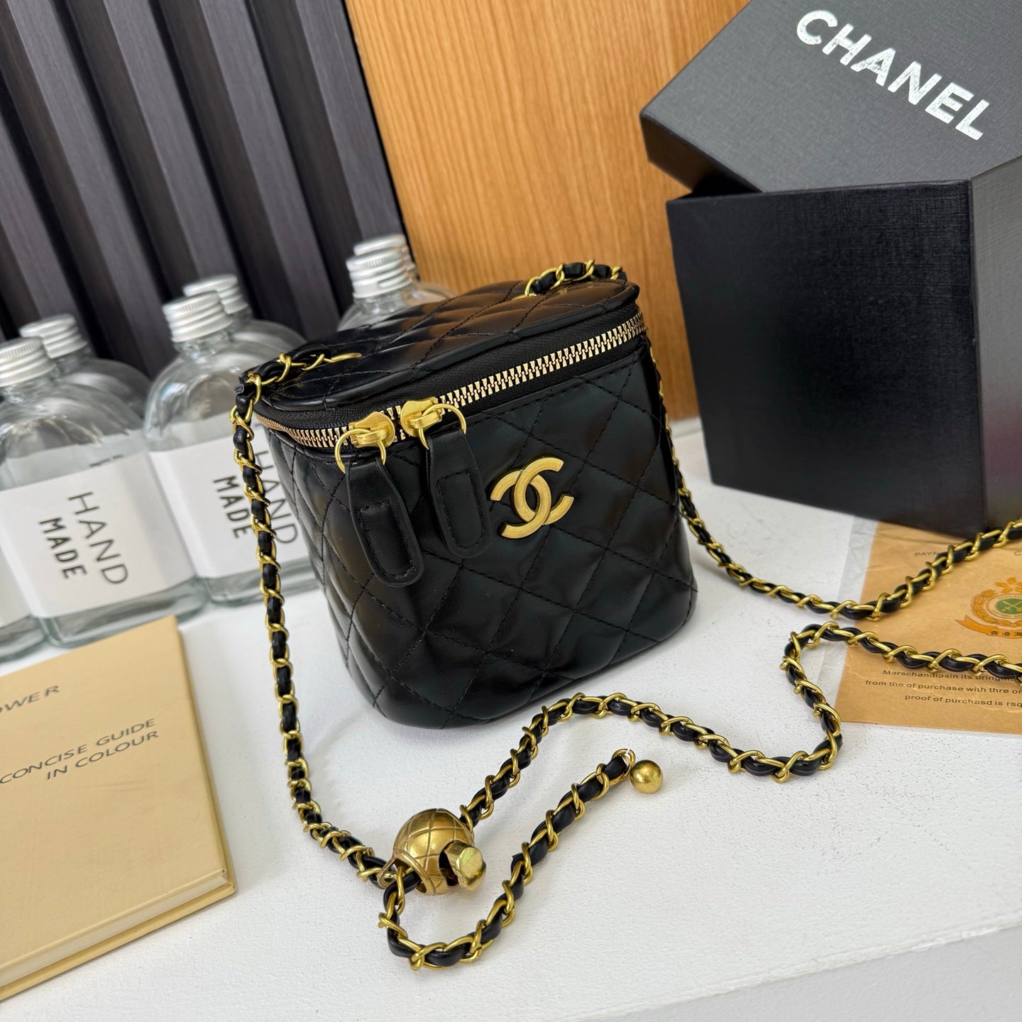 Everyday commuter chain bag