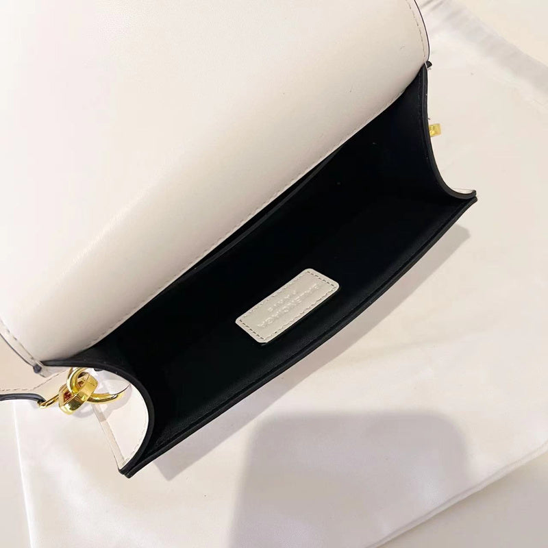Casual commuter messenger bag