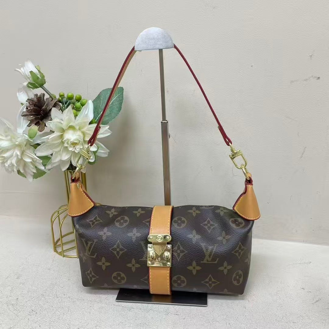 New classic monogram handbag