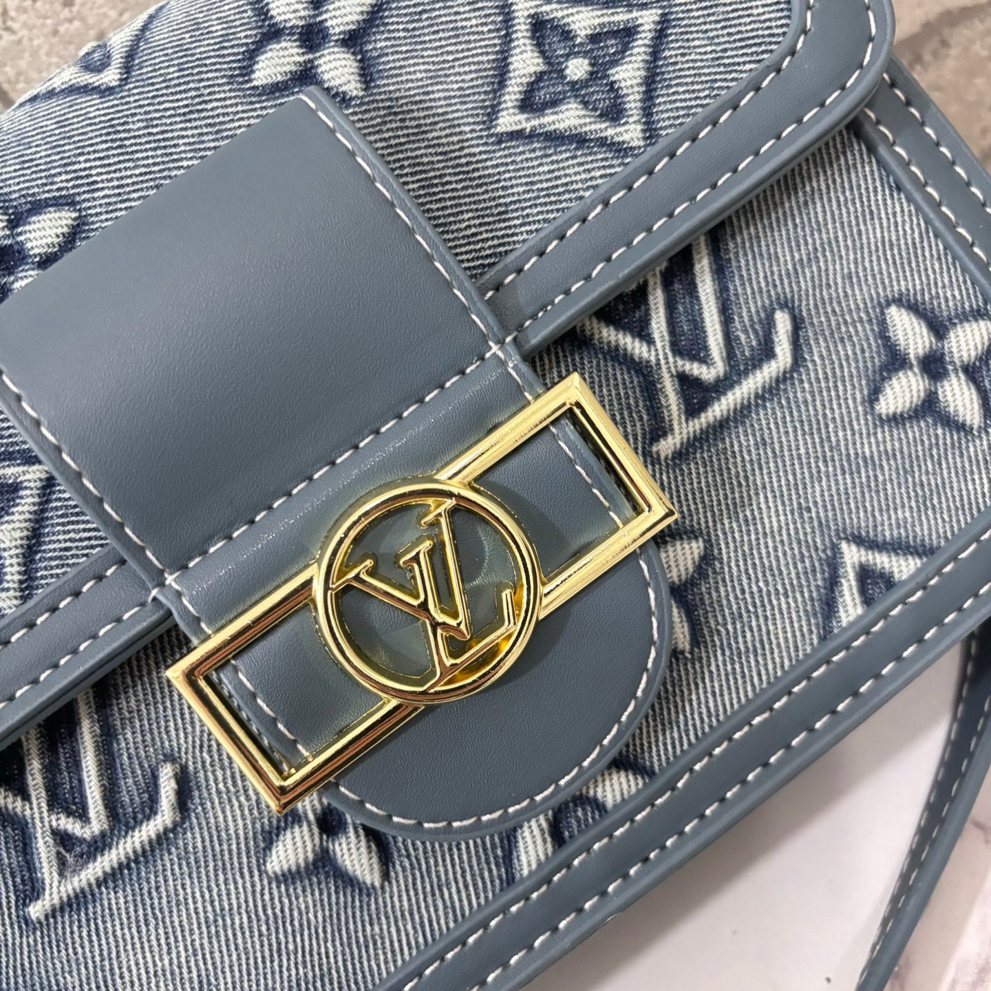High-end vintage shoulder bag
