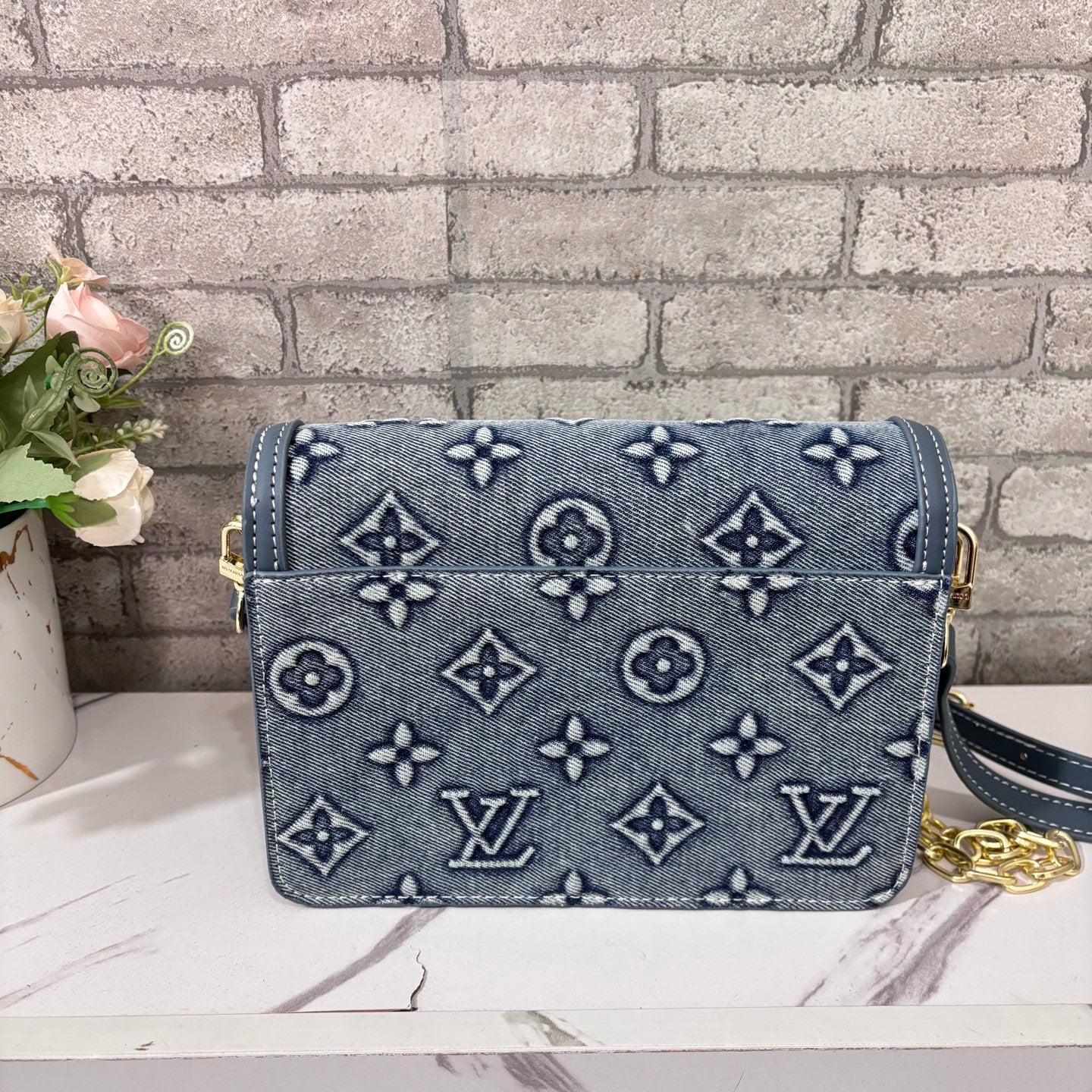 High-end vintage shoulder bag