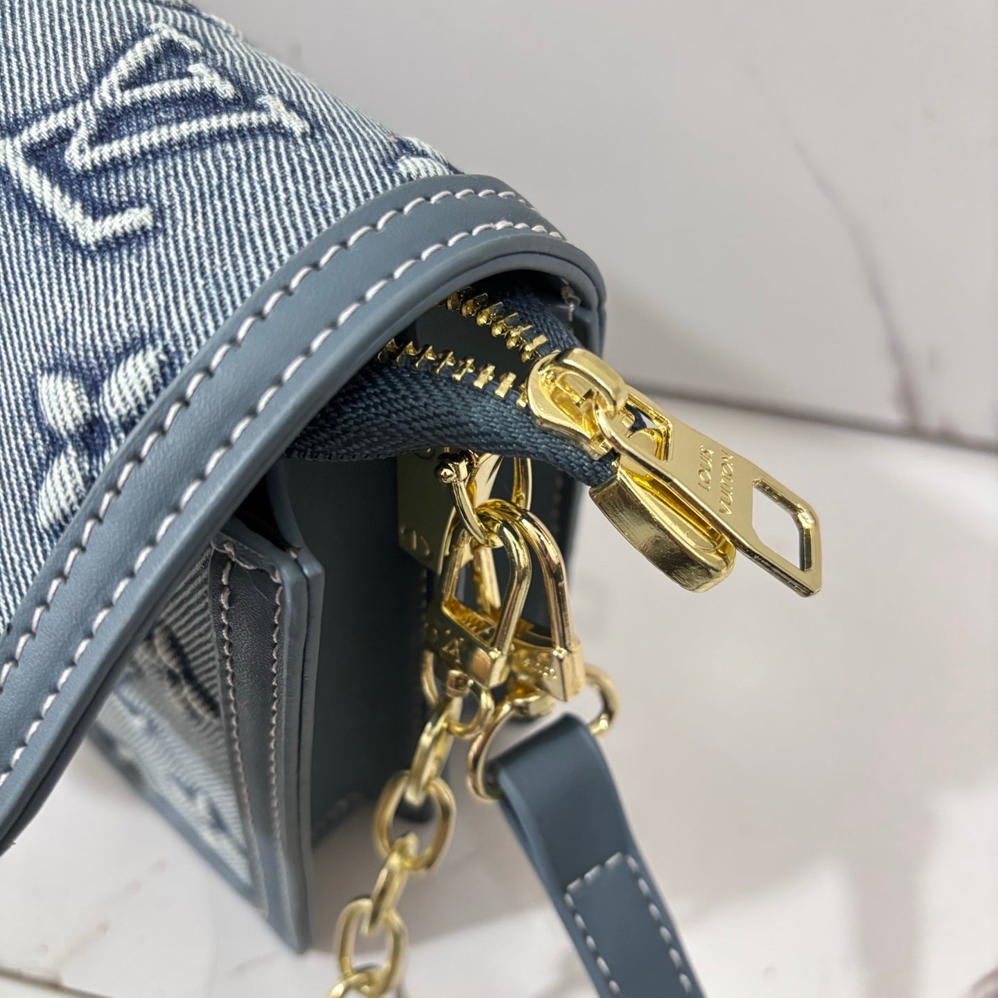 High-end vintage shoulder bag