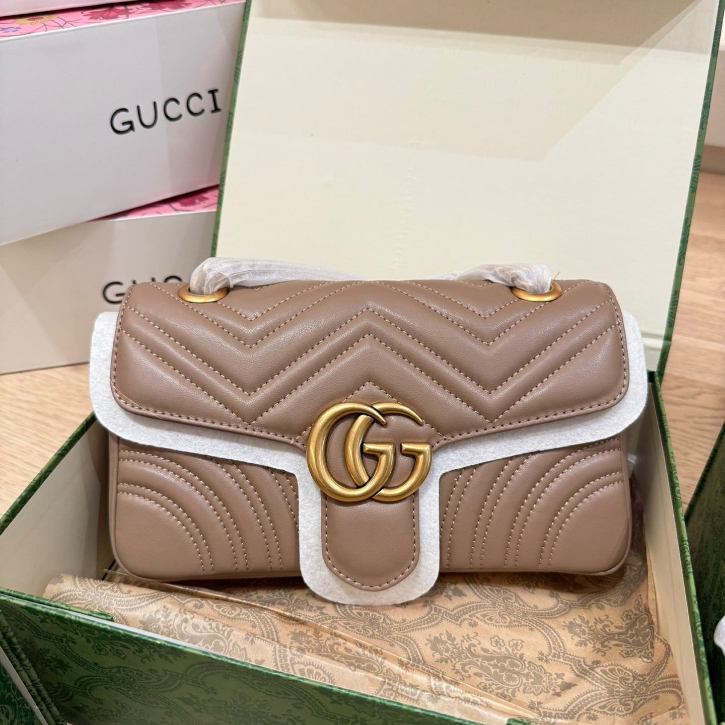 Casual and versatile chain bag