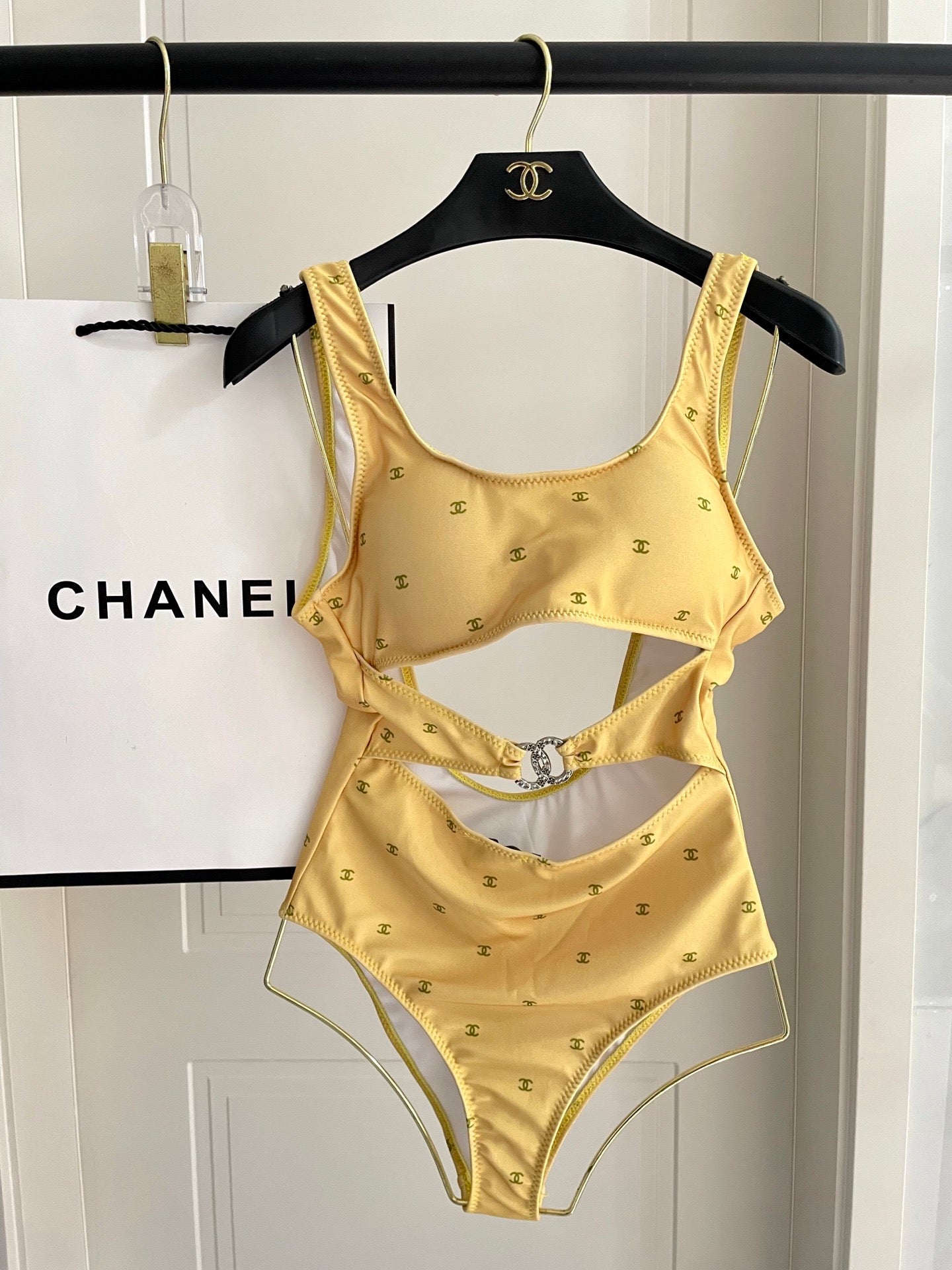 Figure-flattering, height-enhancing one-piece swimsuit