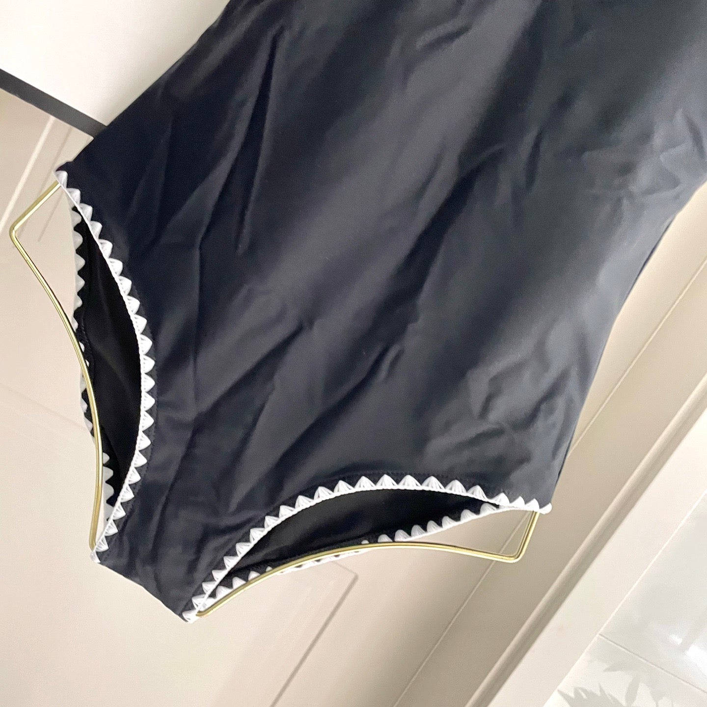 Backless one-piece swimsuit