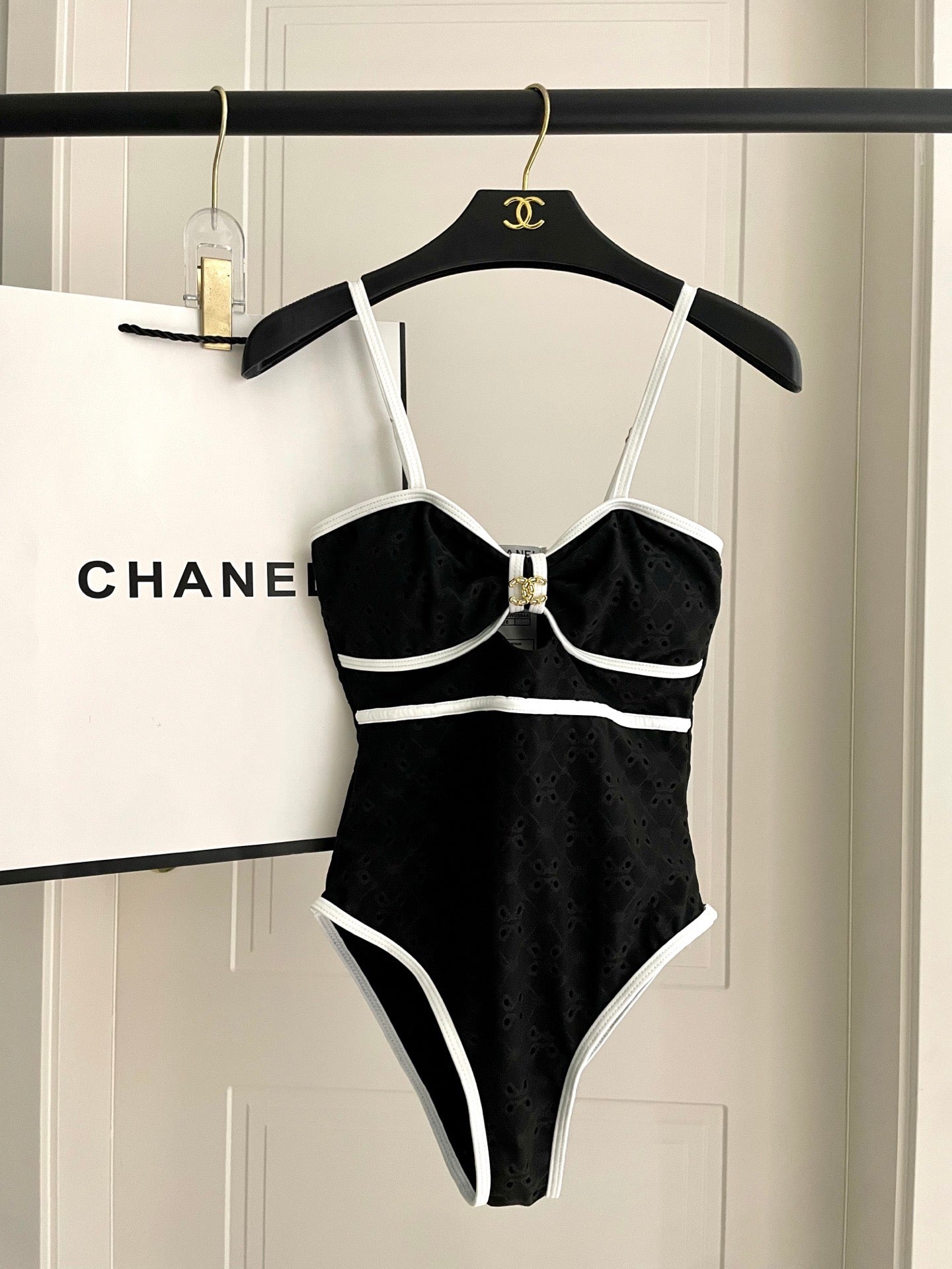 New one-piece swimsuit