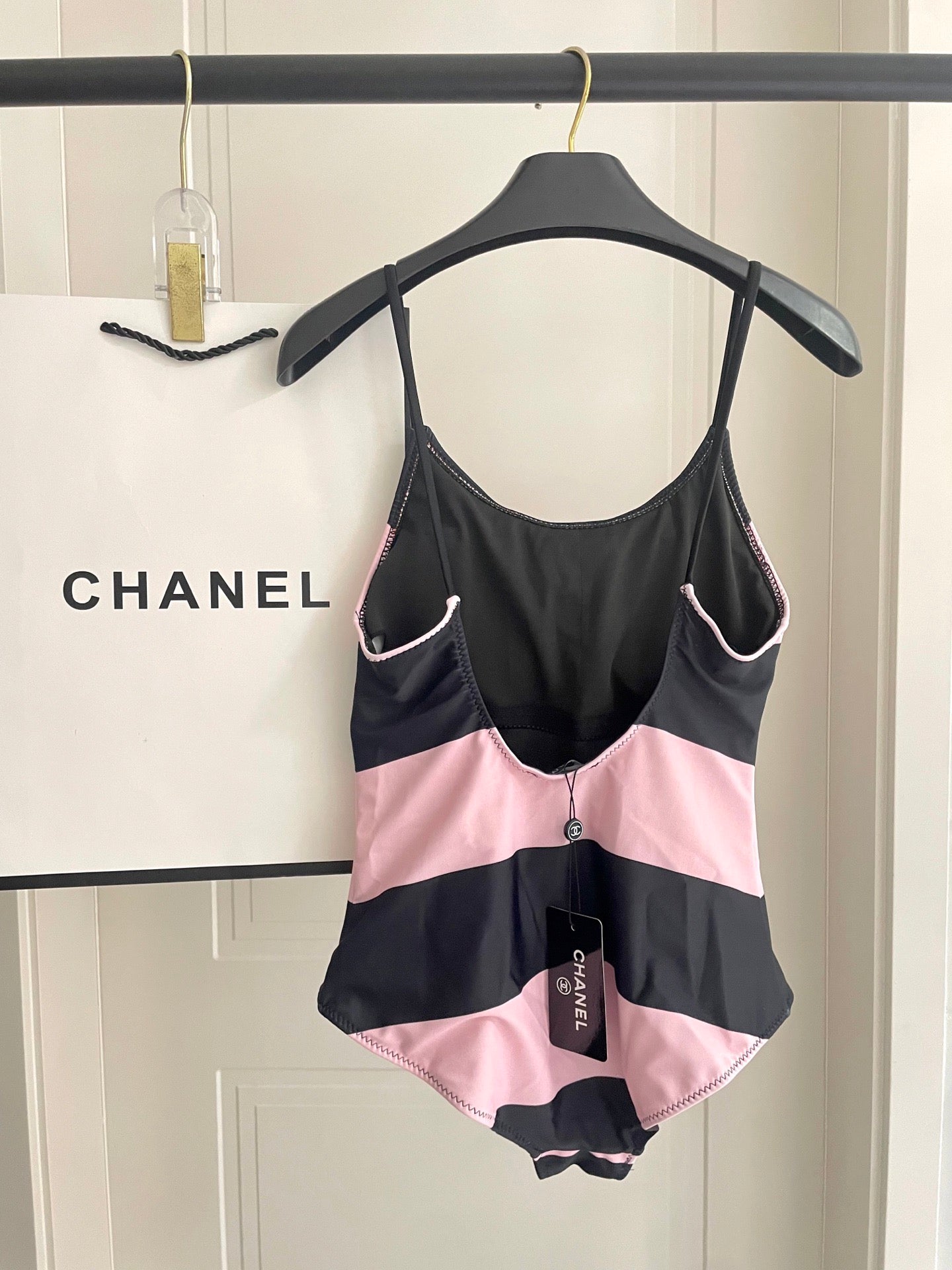 Quick-drying, stretchy swimsuit