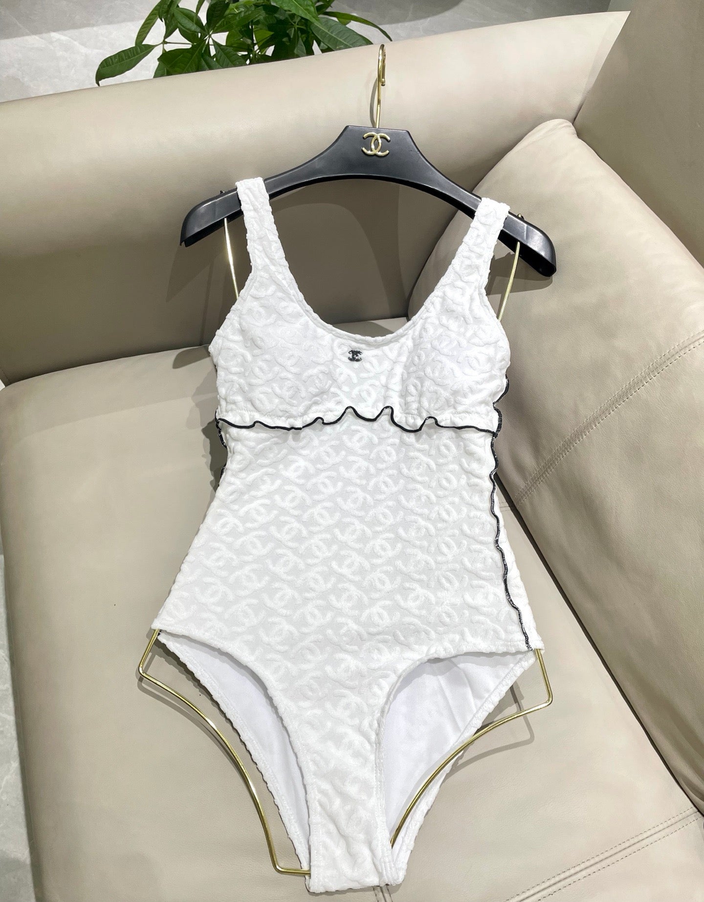 New one-piece swimsuit