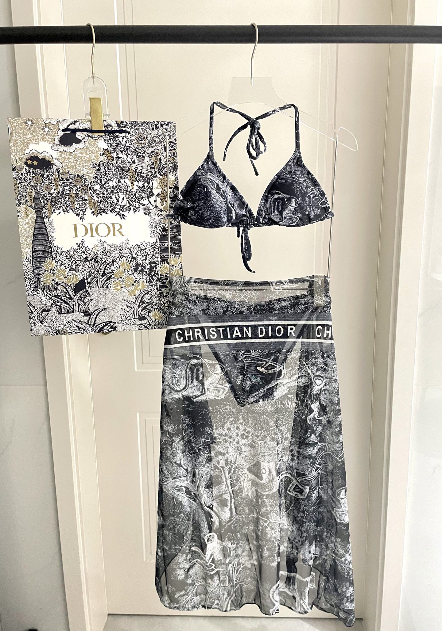 New three-piece set with animal print