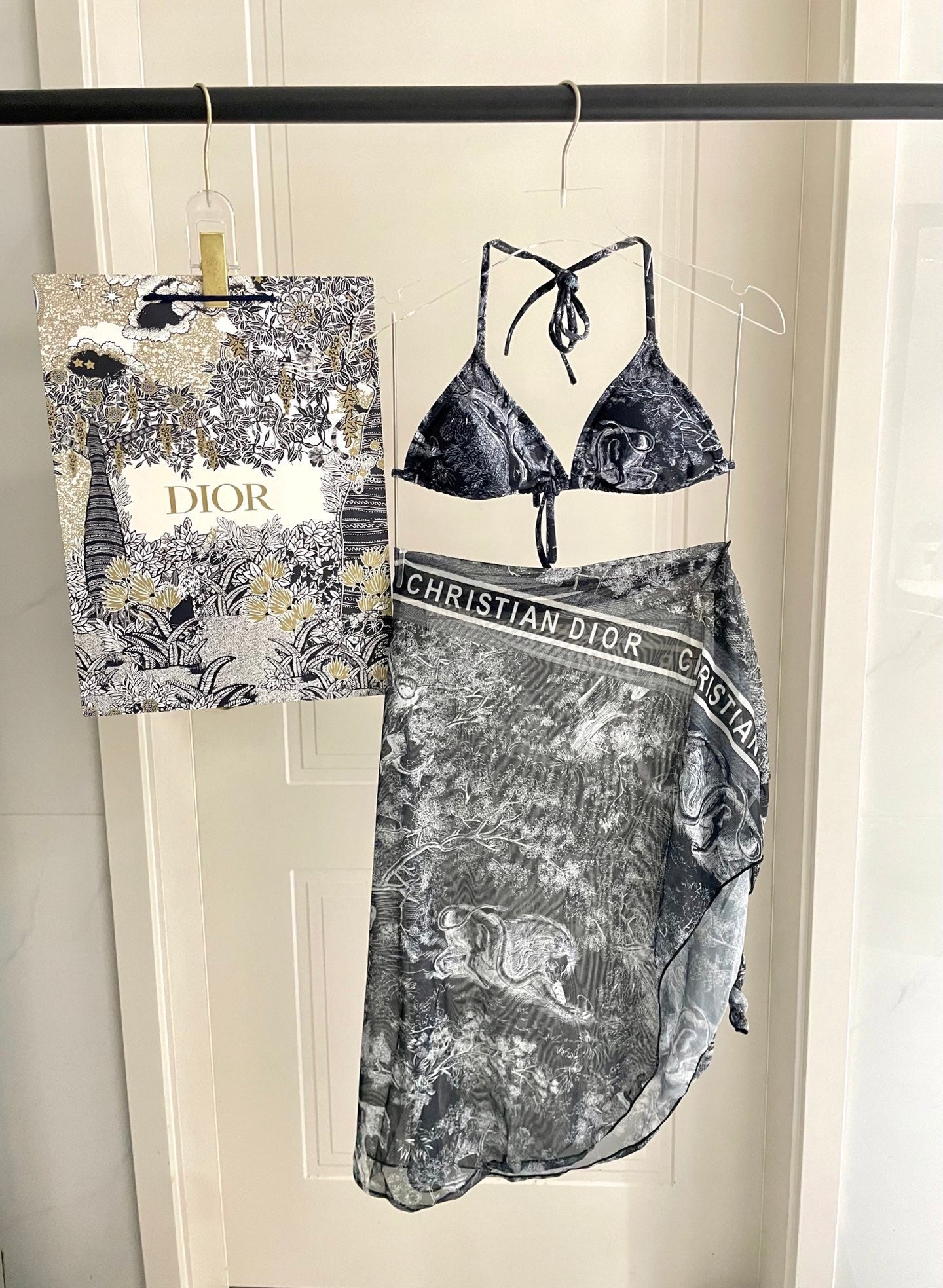 New three-piece set with animal print