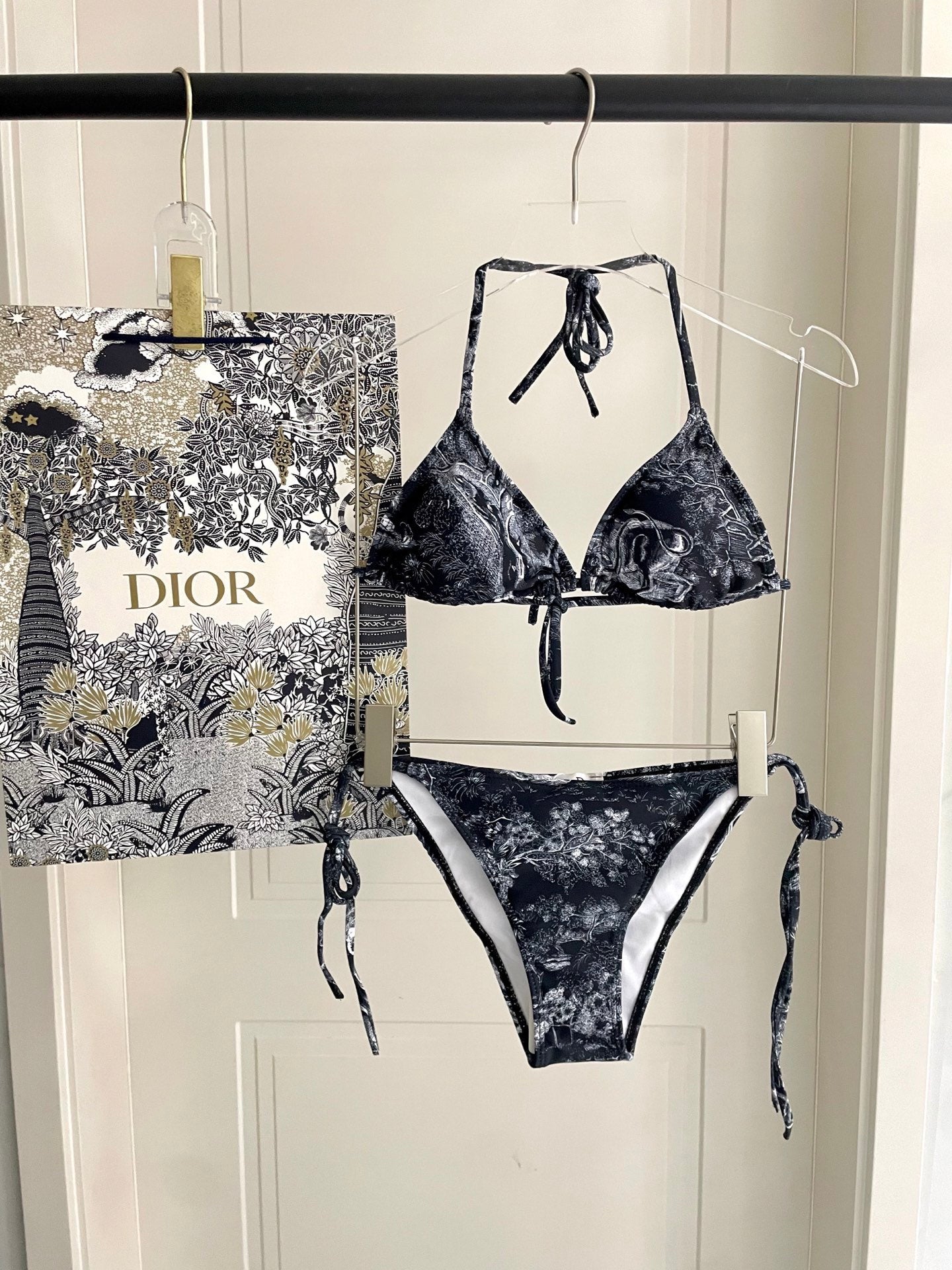 New three-piece set with animal print