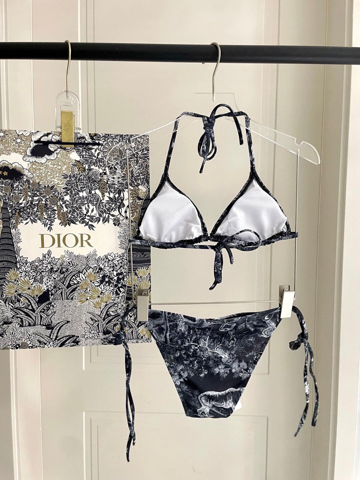 New three-piece set with animal print