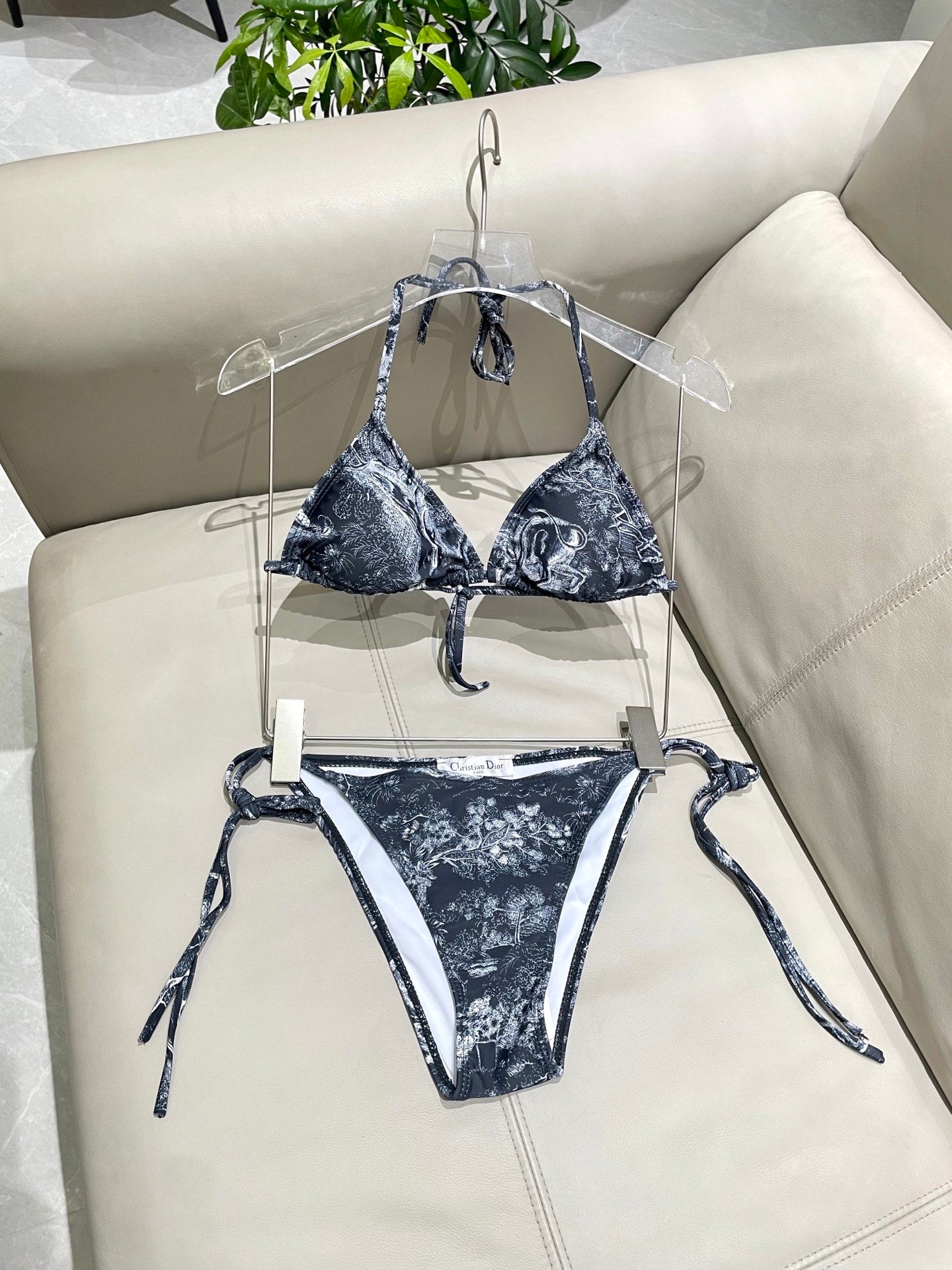 New three-piece set with animal print