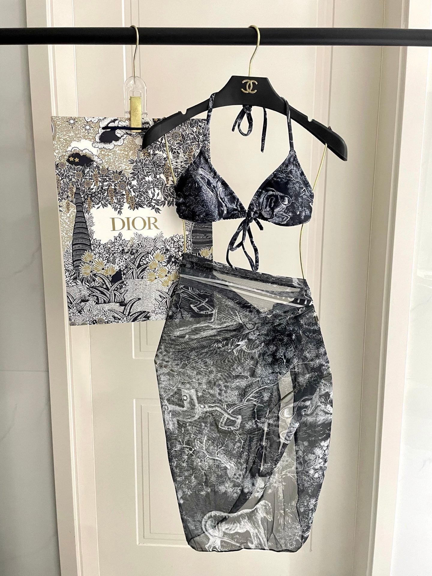 New three-piece set with animal print