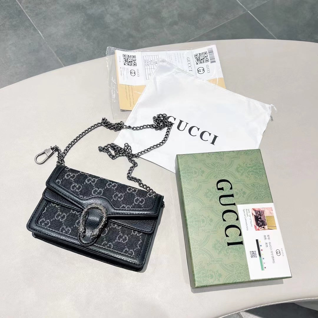 Classic and versatile Dionysus bag