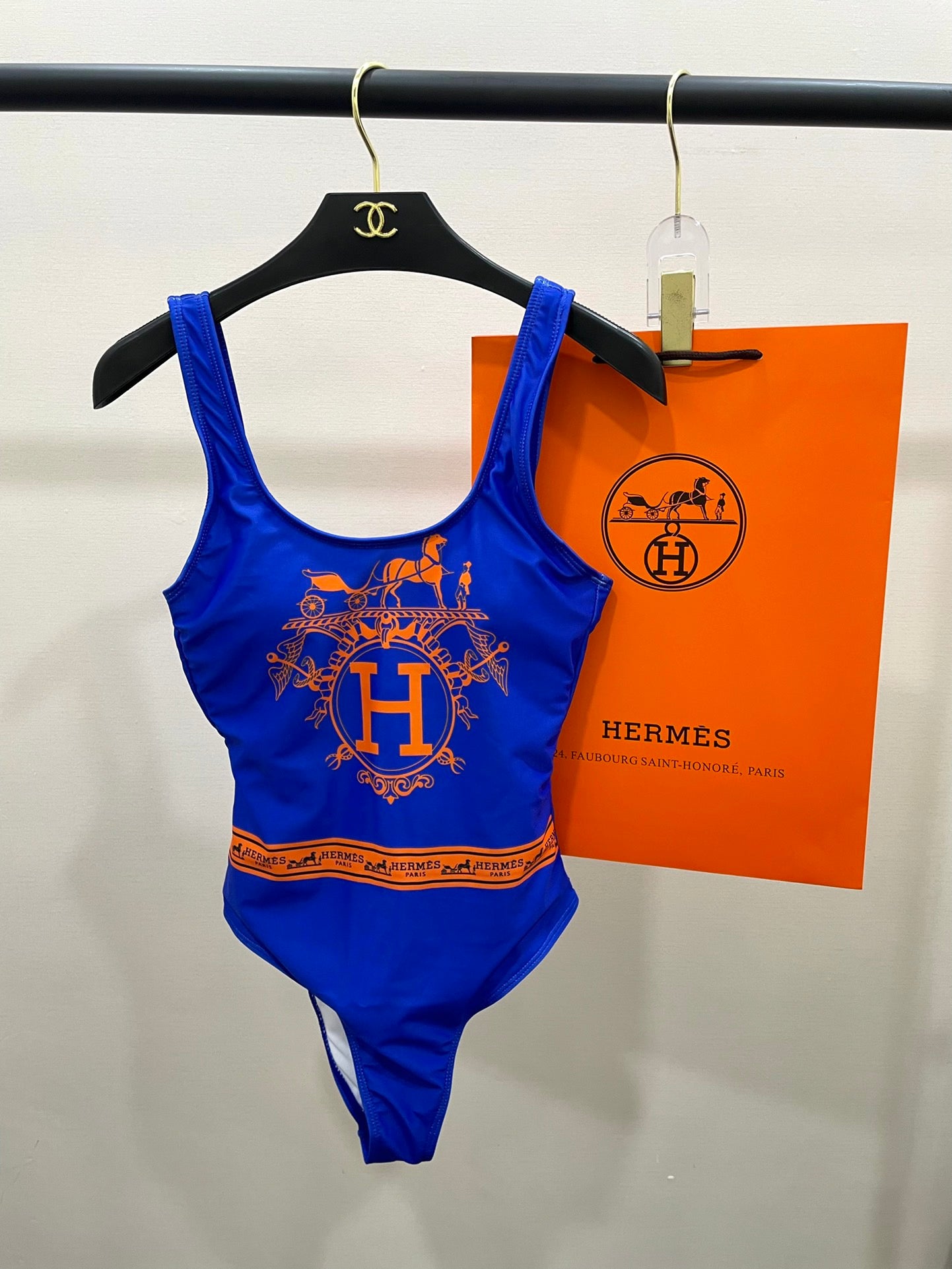 New versatile one-piece swimsuit