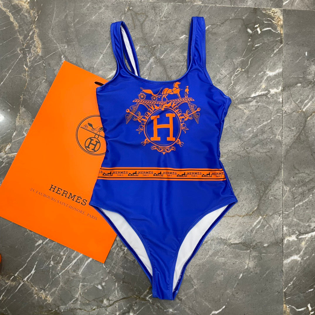 New versatile one-piece swimsuit