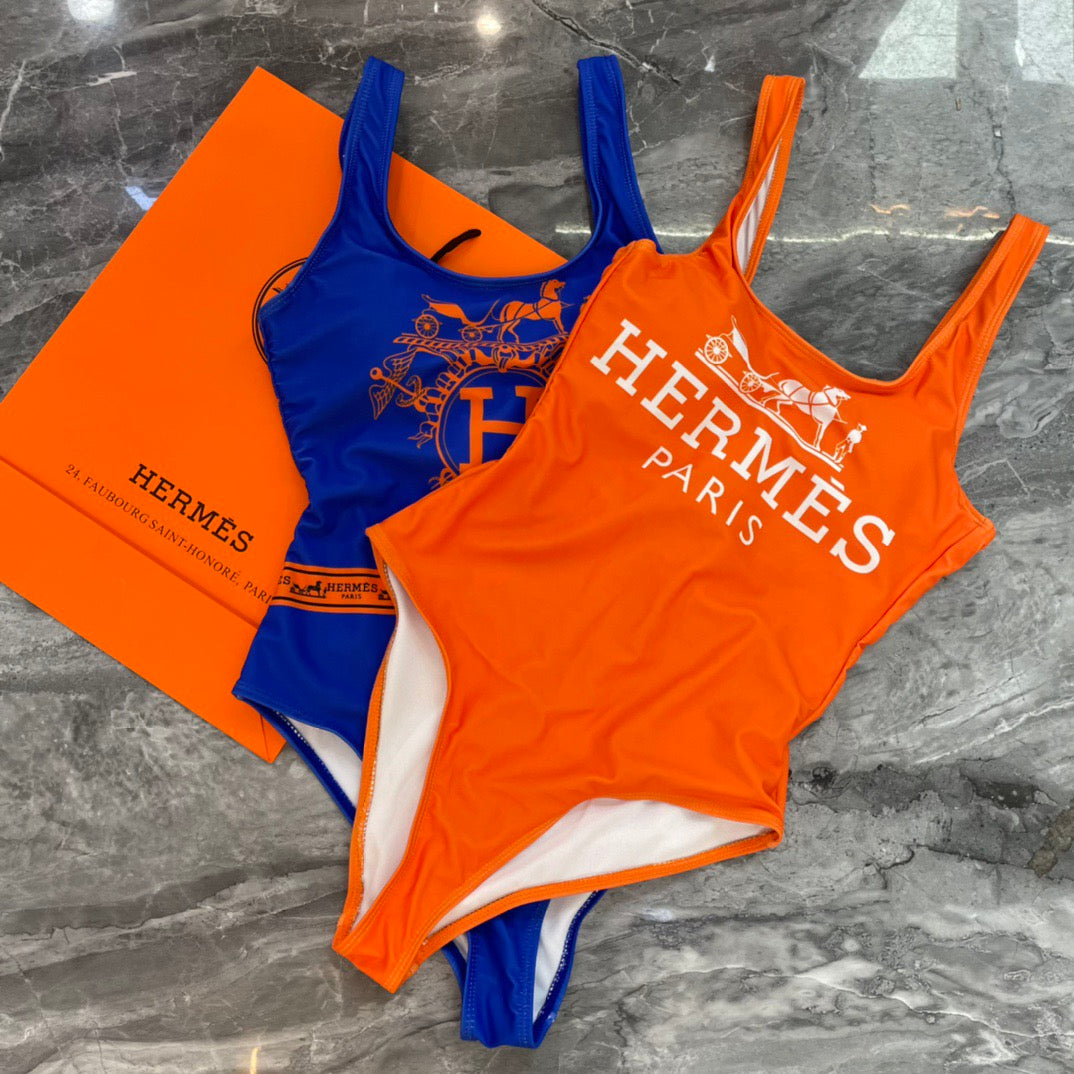 New versatile one-piece swimsuit