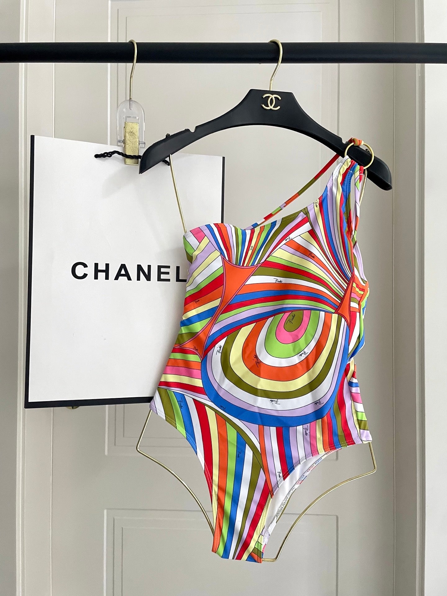 New one-piece swimsuit