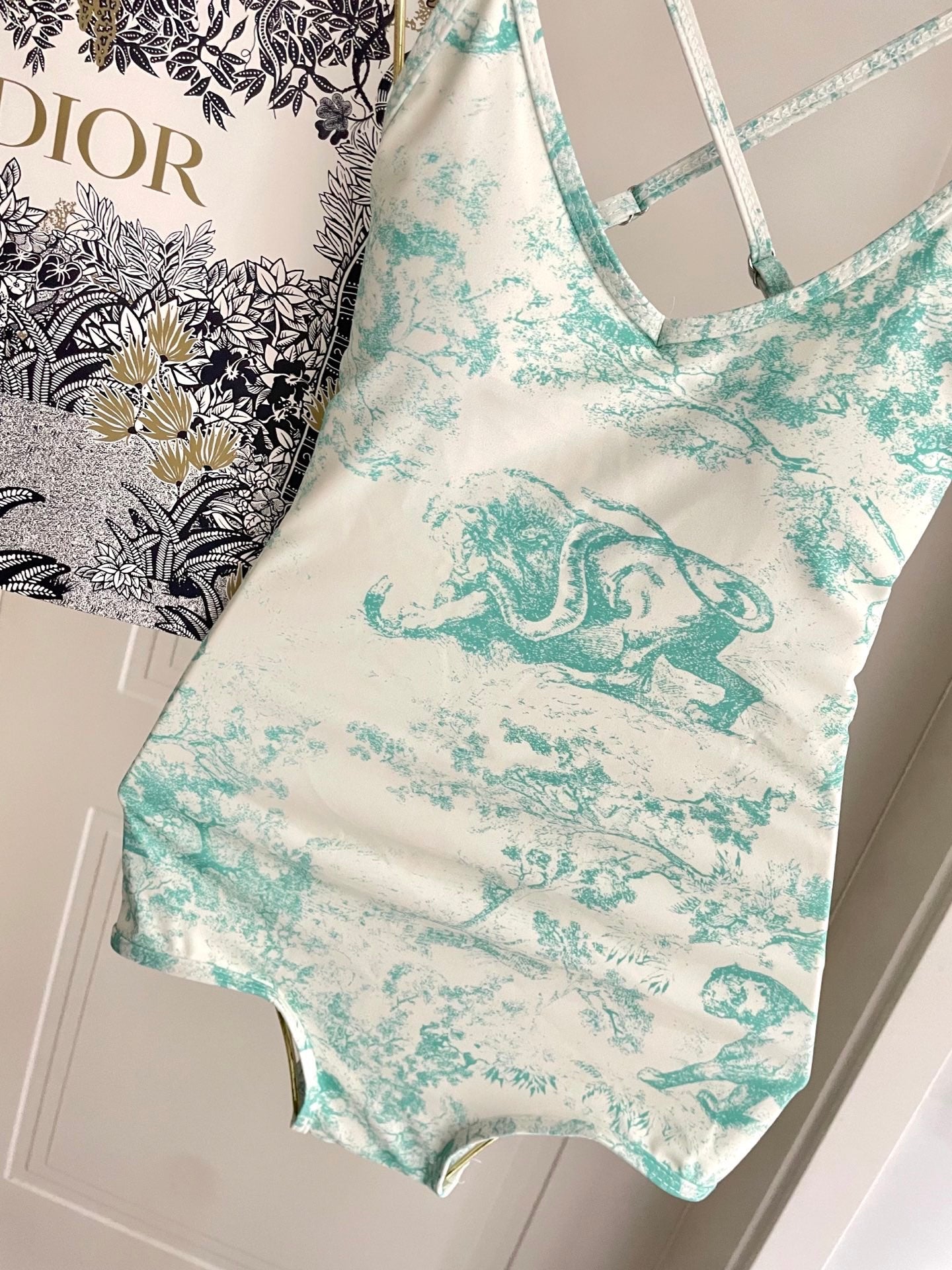 New one-piece swimsuit