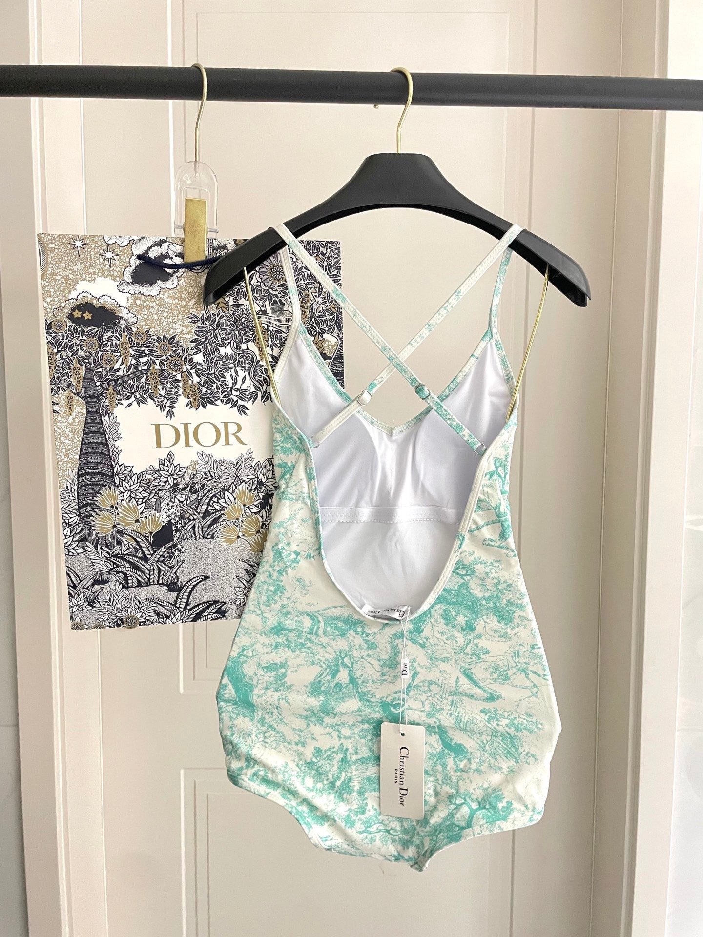 New one-piece swimsuit