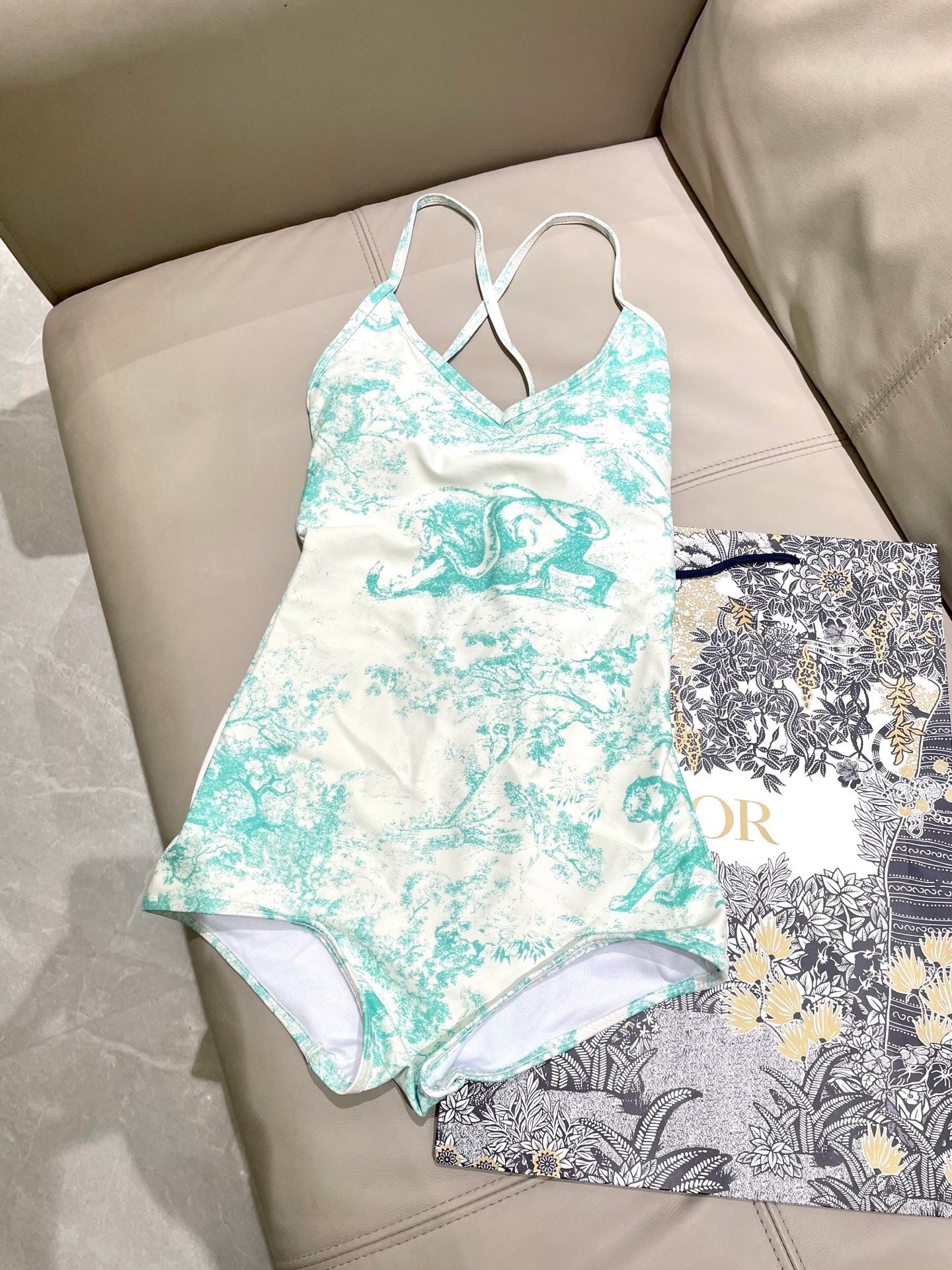 New one-piece swimsuit