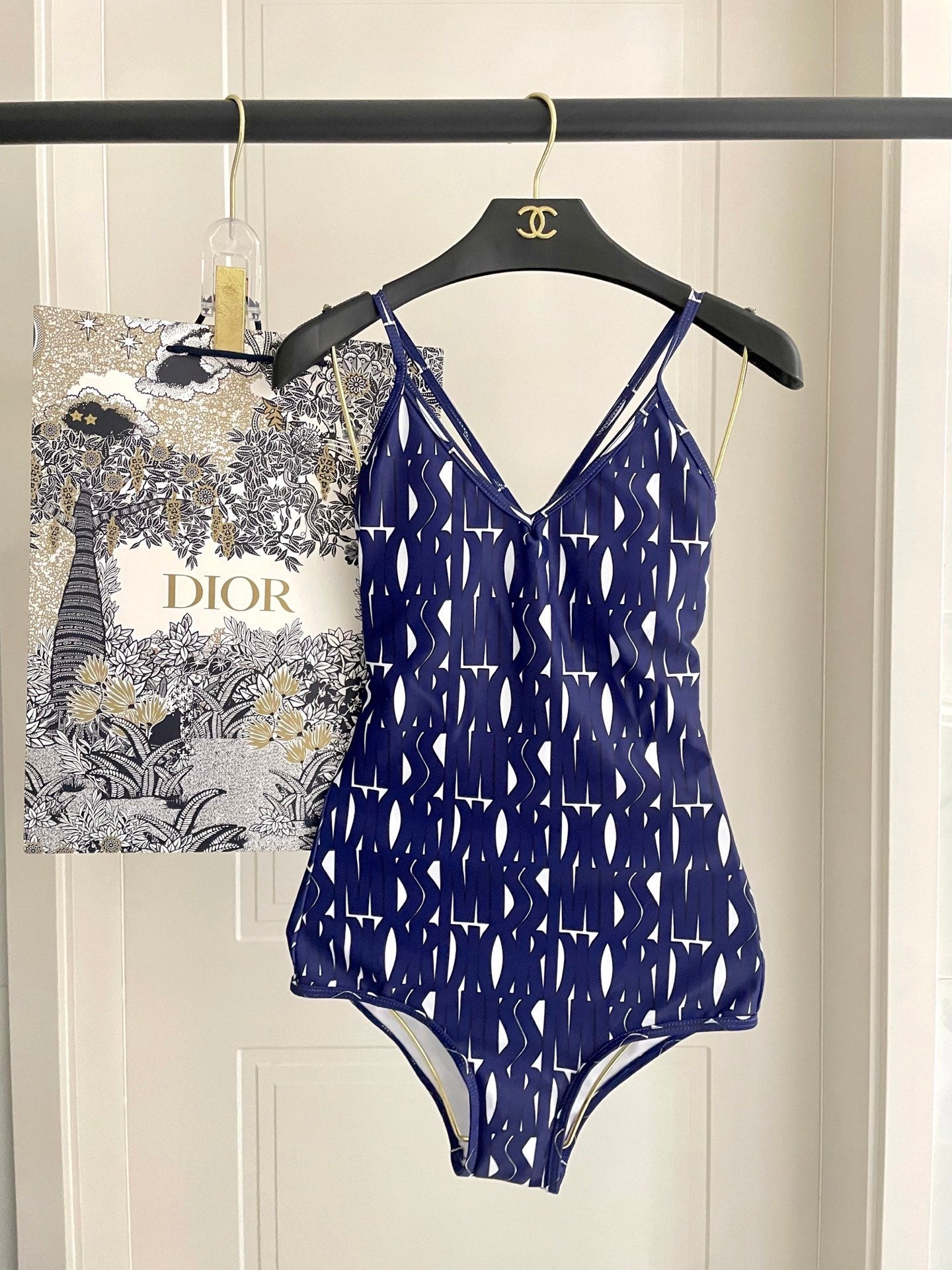 New one-piece swimsuit