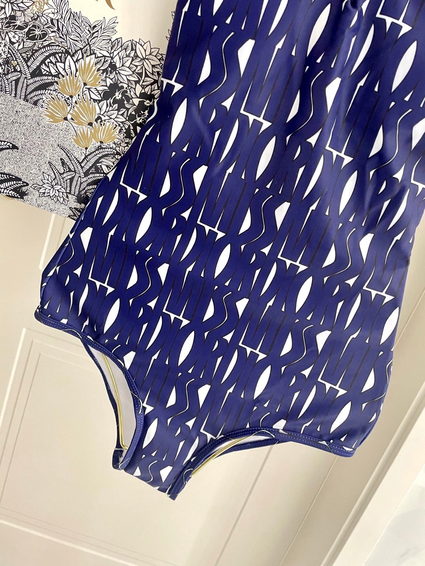 New one-piece swimsuit