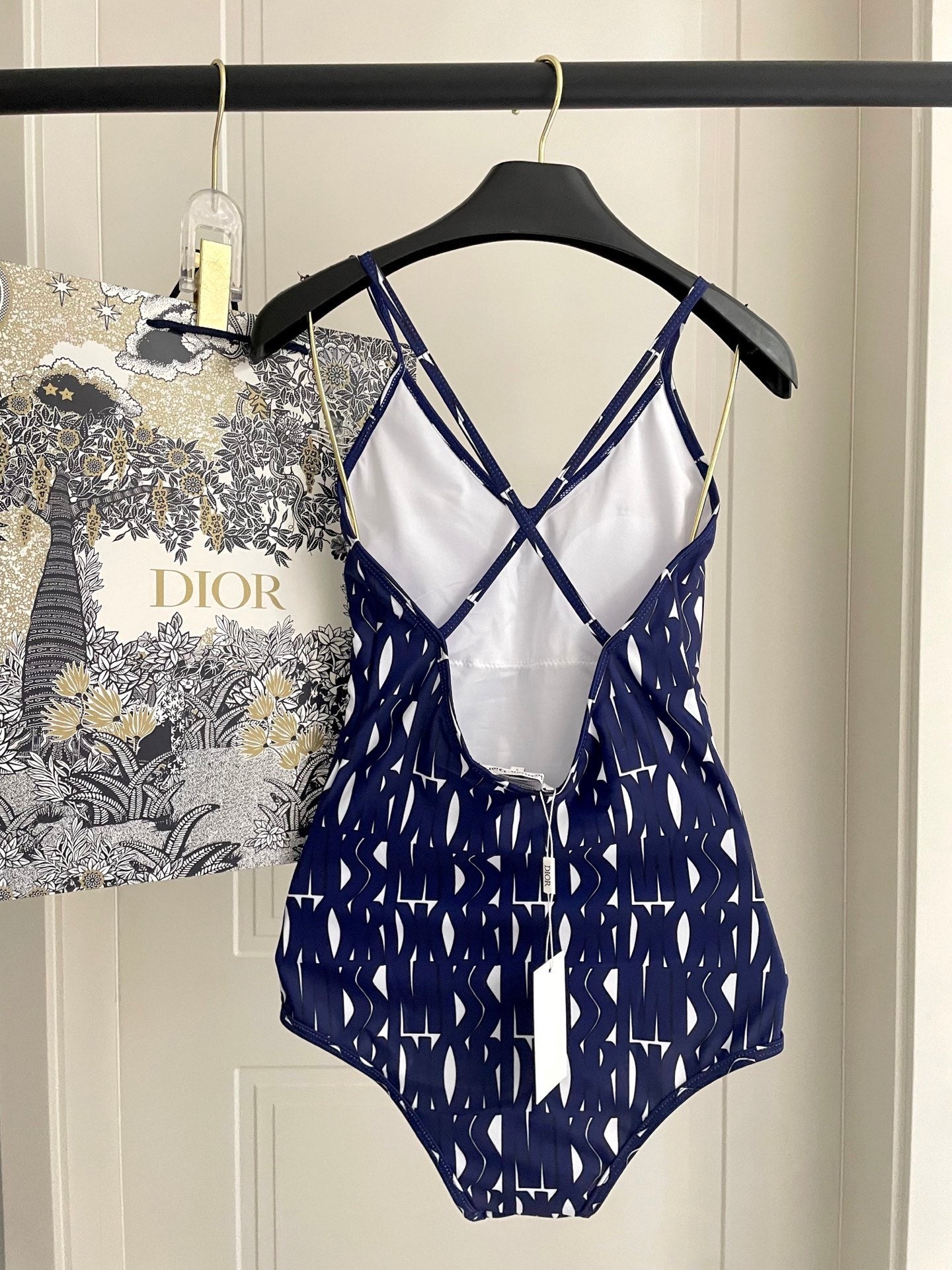New one-piece swimsuit