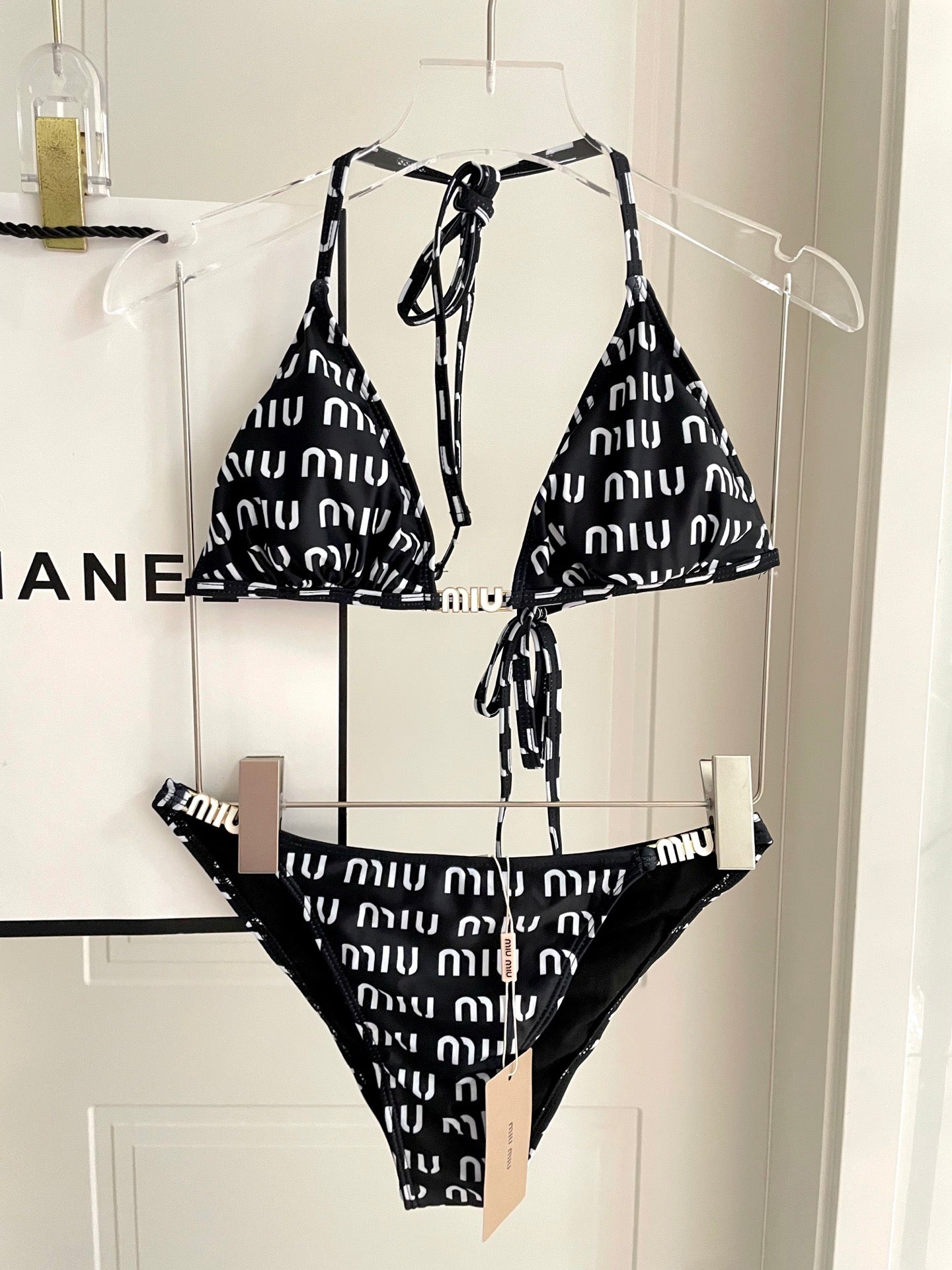 New two-piece bikini swimsuit