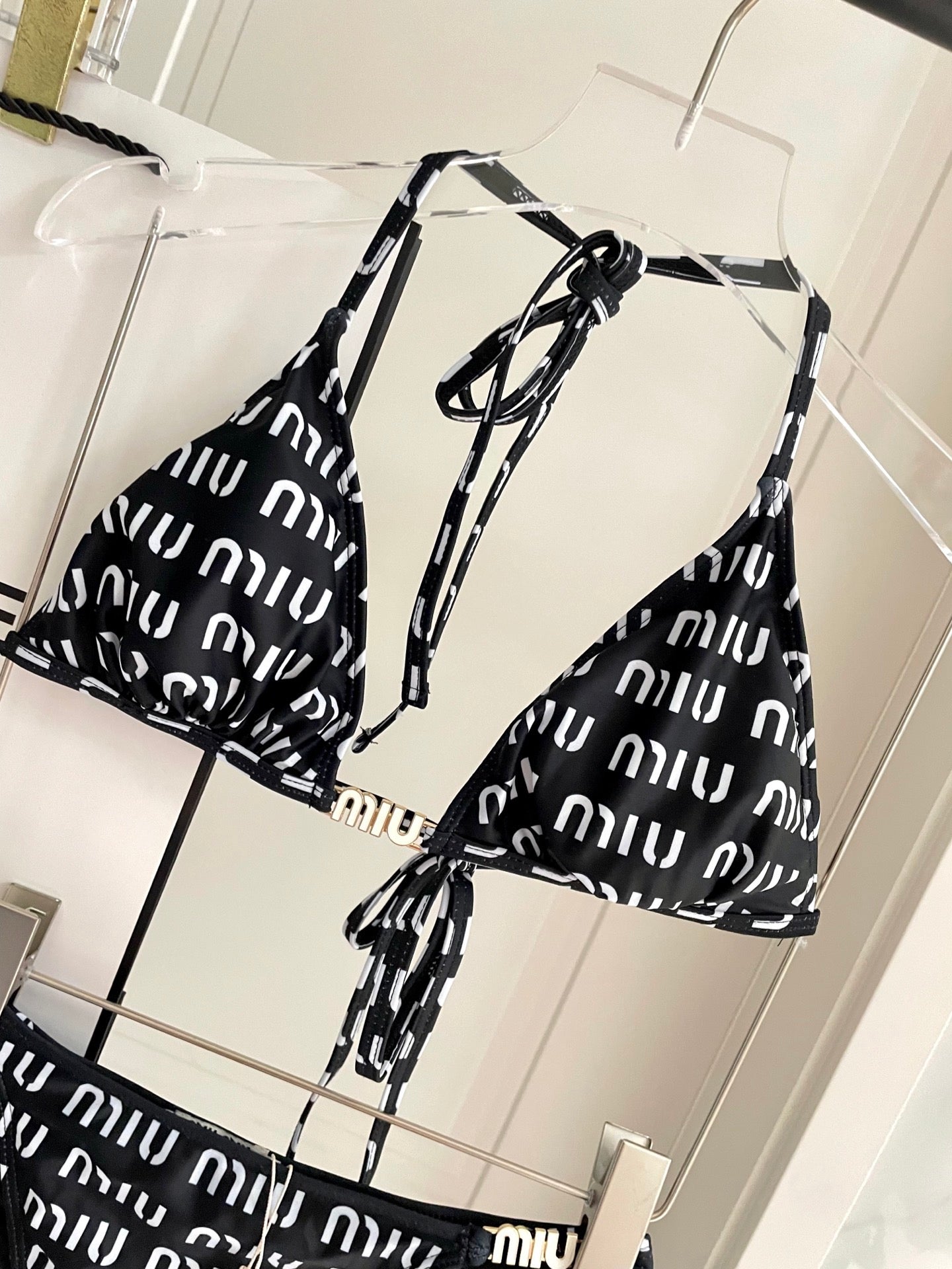 New two-piece bikini swimsuit