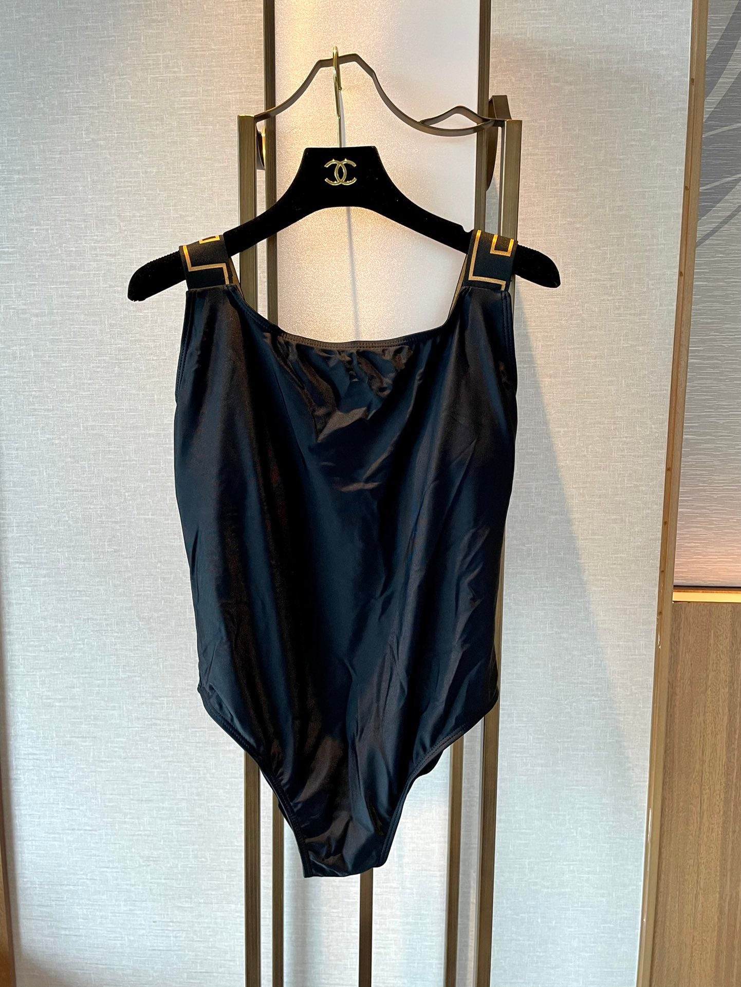 New one-piece swimsuit