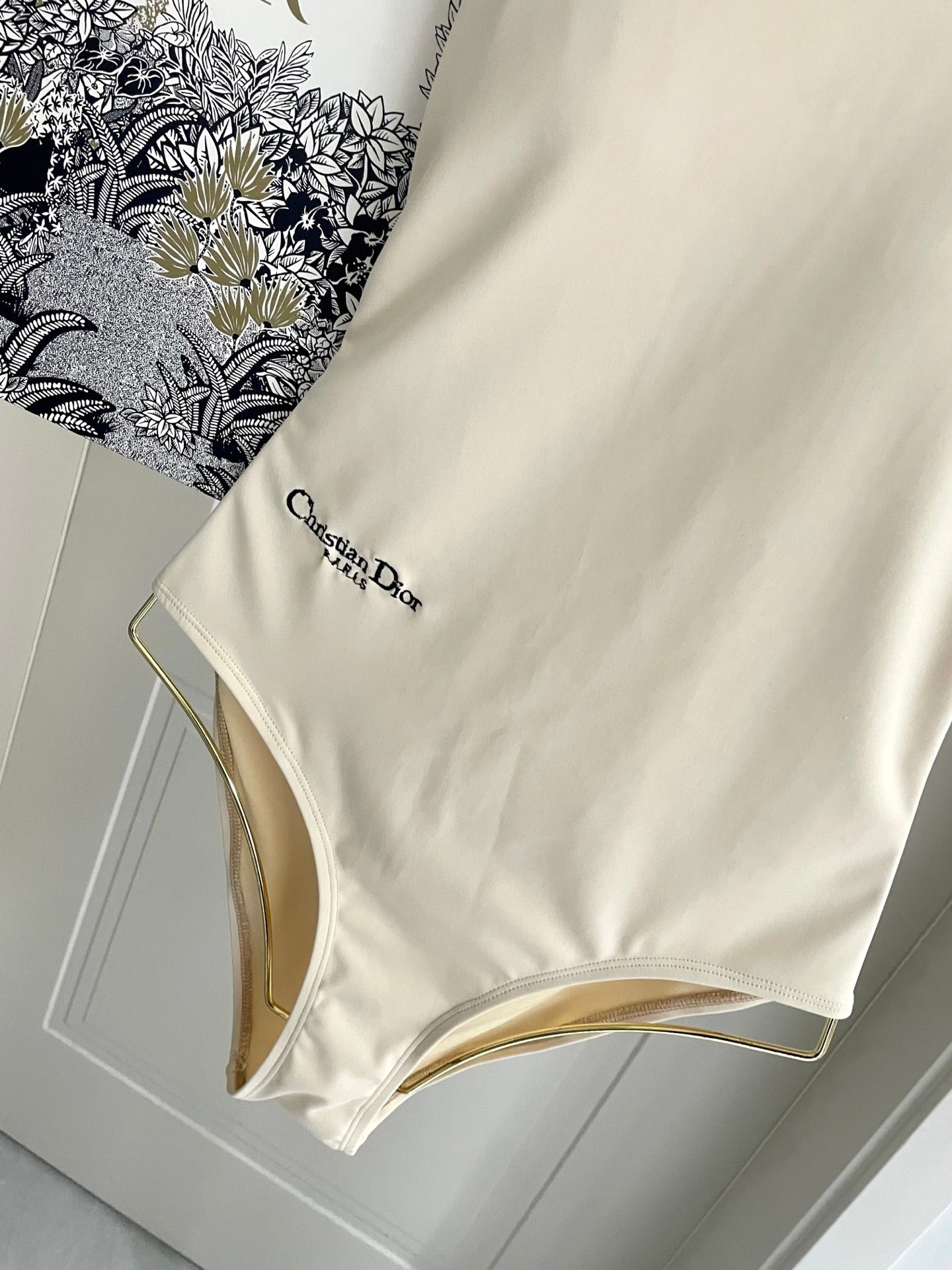 New one-piece swimsuit