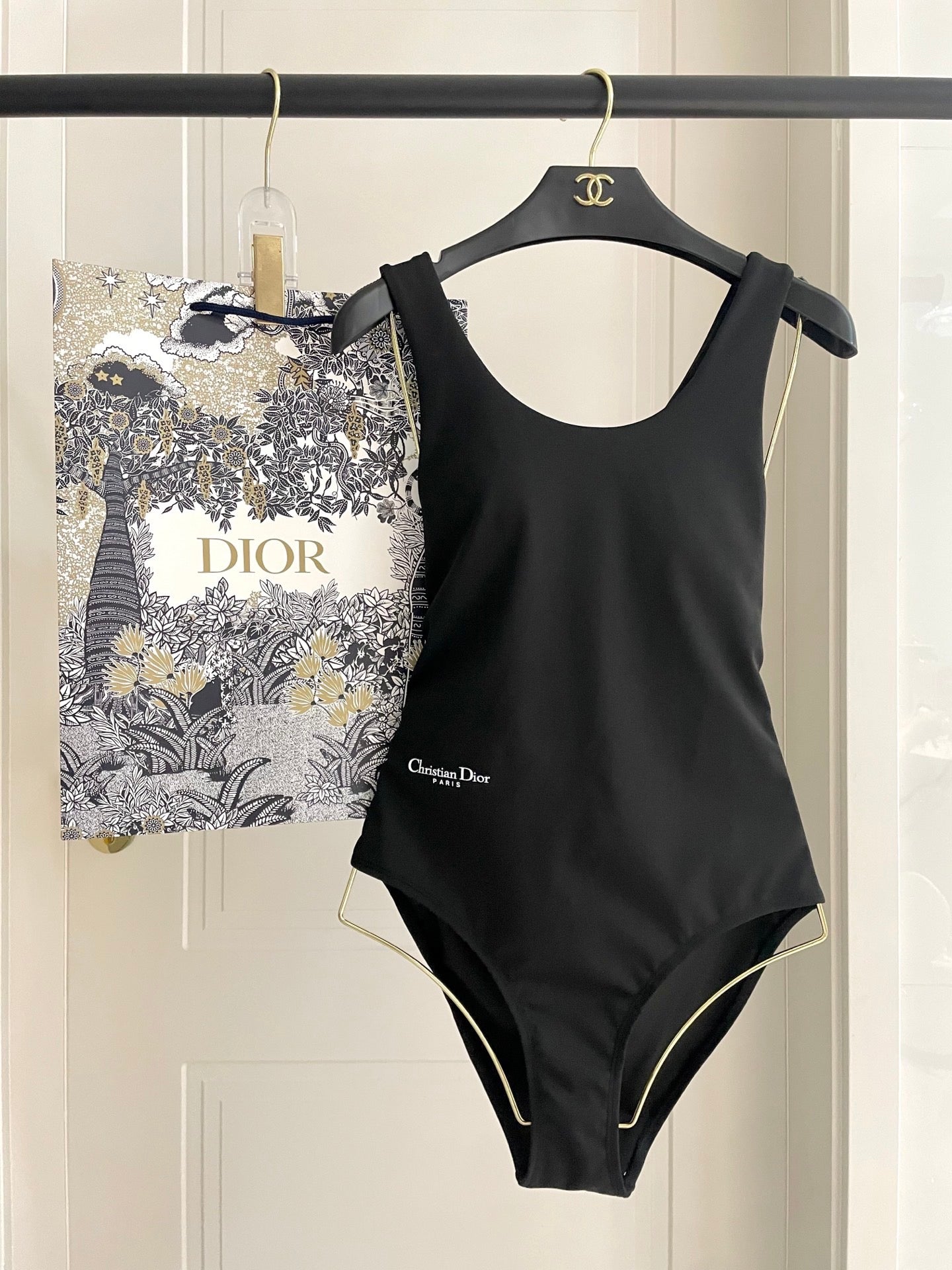 New one-piece swimsuit