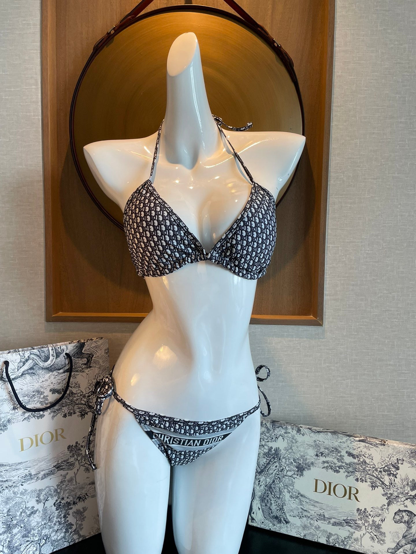Sexy bikini swimsuit
